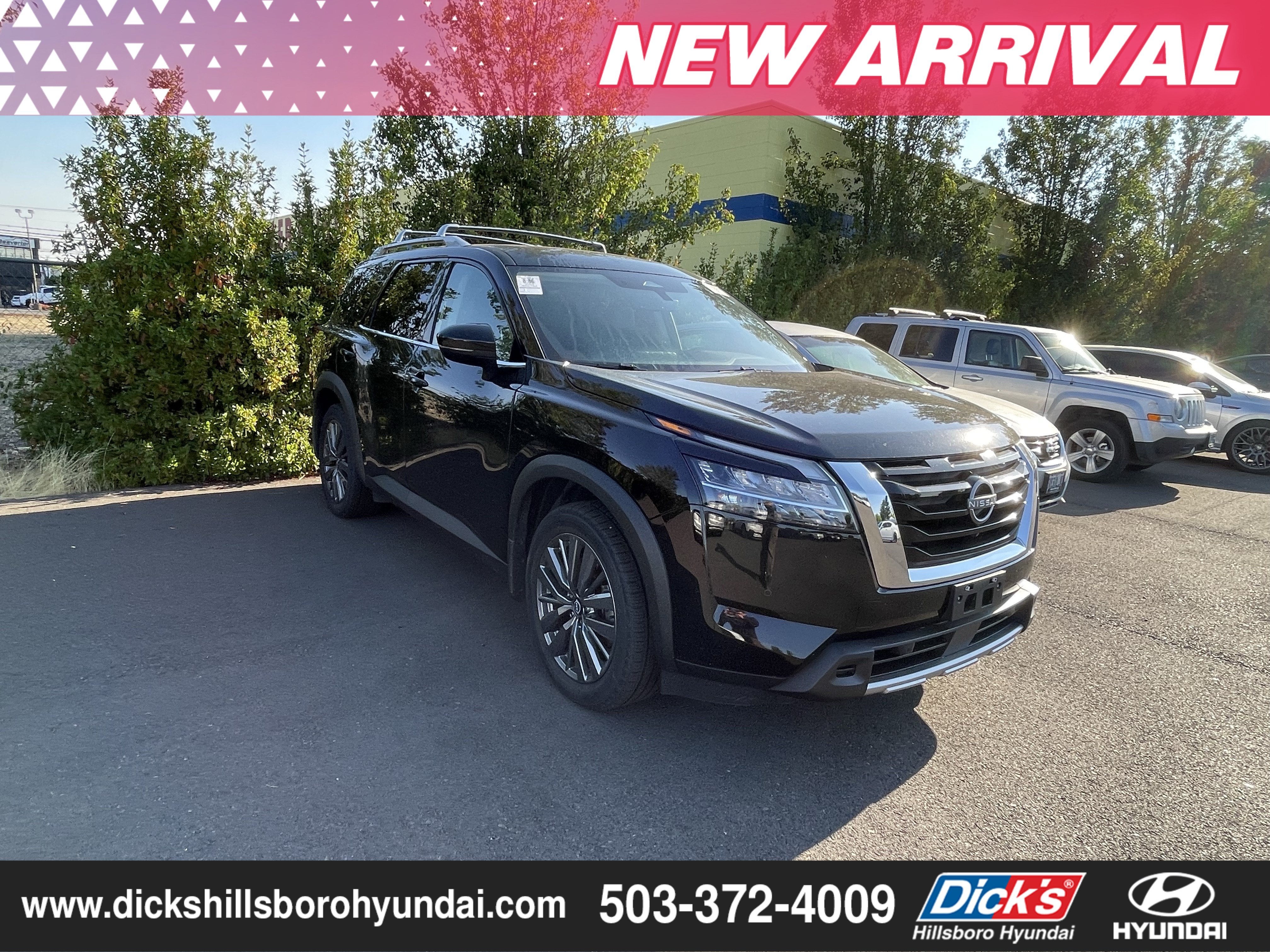 2023 Nissan Pathfinder SL