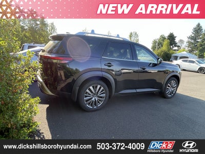 2023 Nissan Pathfinder SL