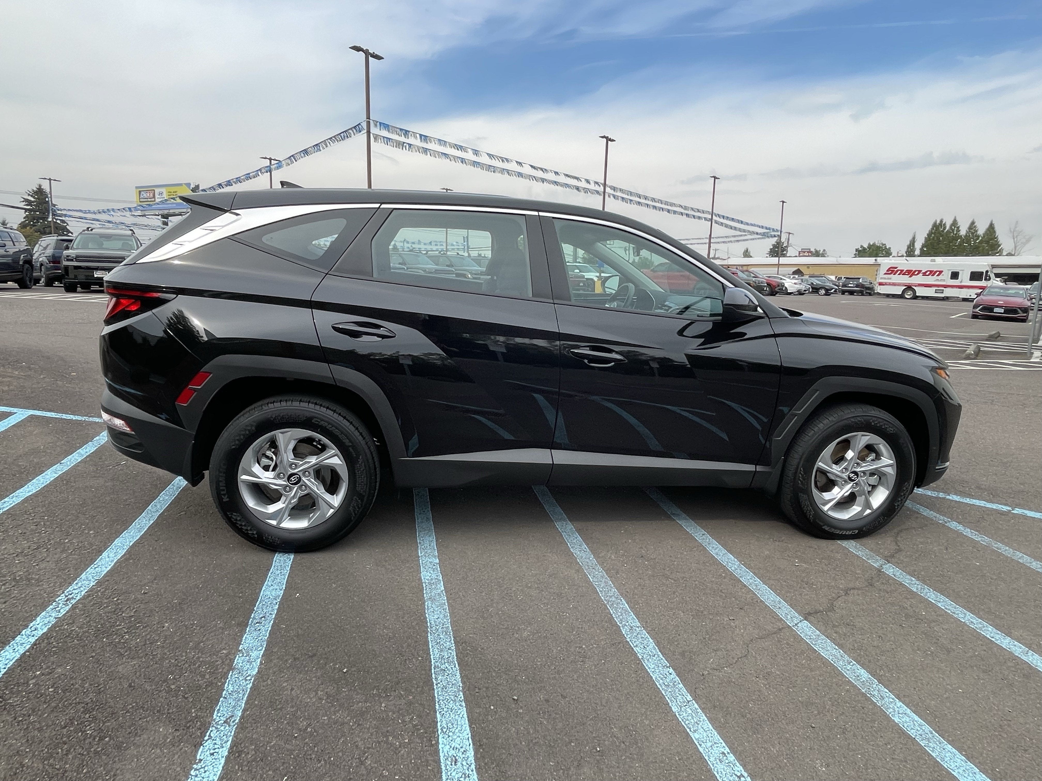 2024 Hyundai TUCSON SE