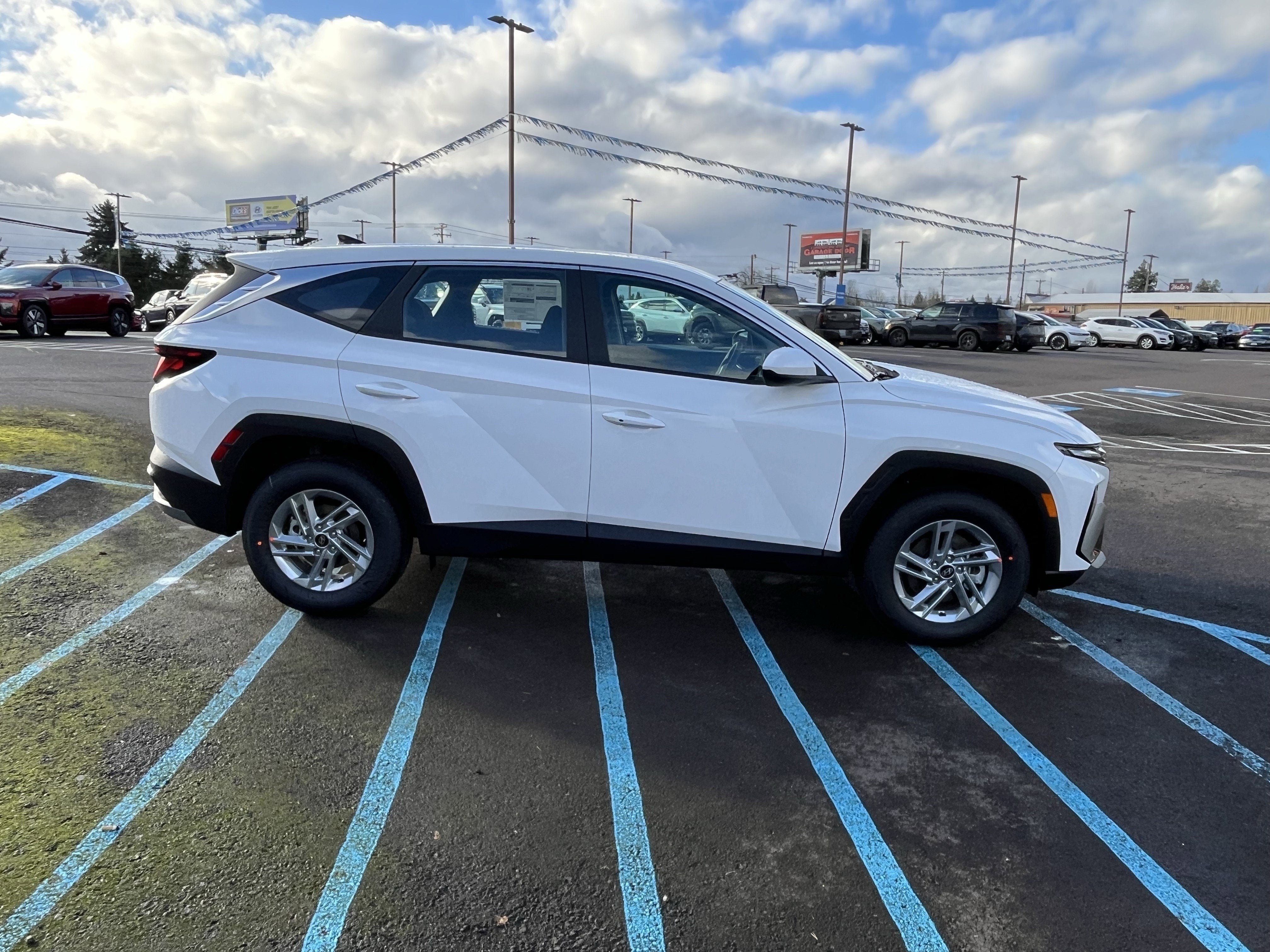 2026 Hyundai TUCSON SE