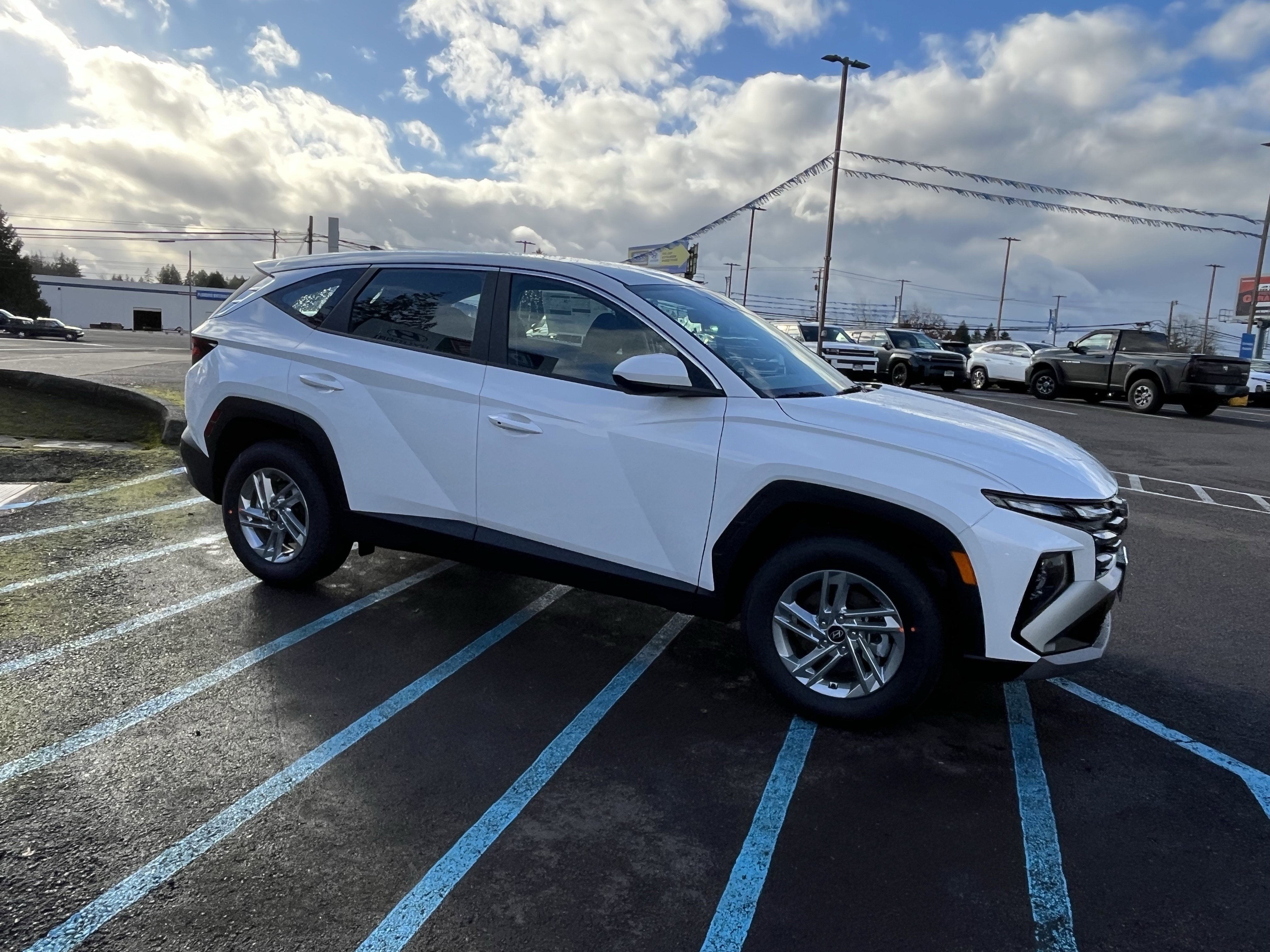 2026 Hyundai TUCSON SE