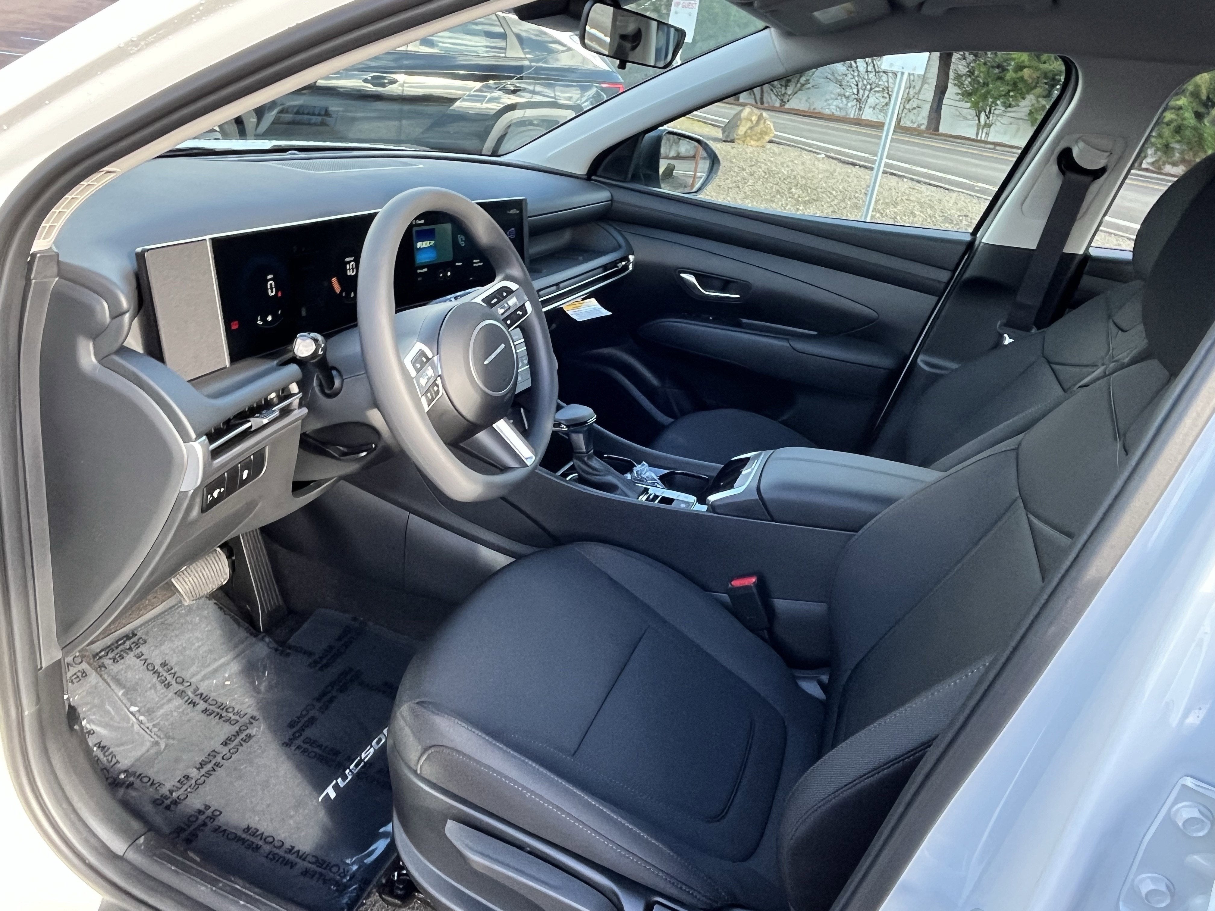 2026 Hyundai TUCSON SE