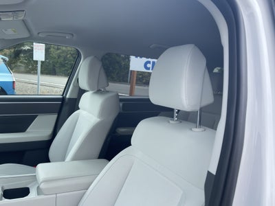 2025 Hyundai SANTA FE SE