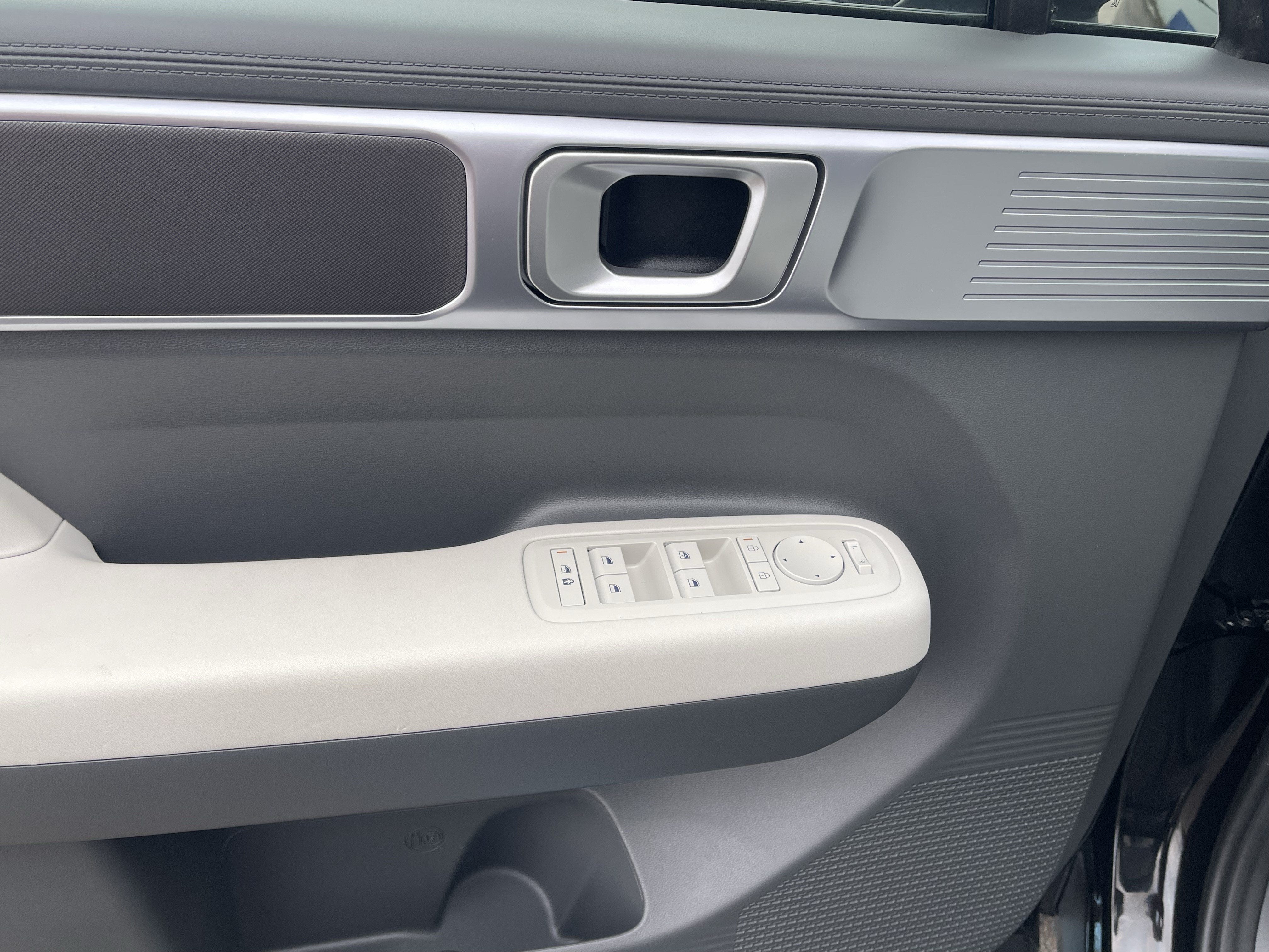 2025 Hyundai SANTA FE SE