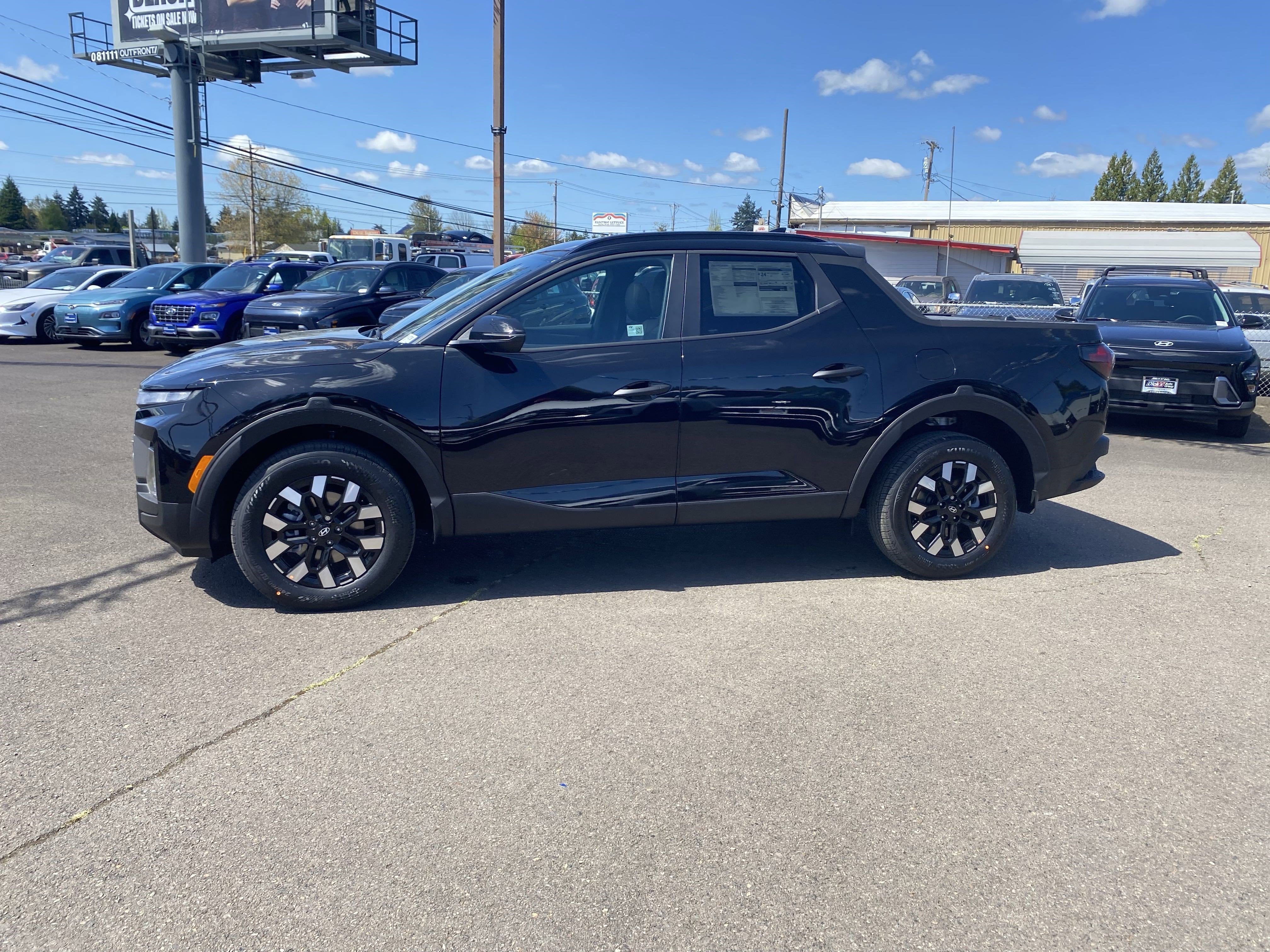 2025 Hyundai SANTA CRUZ SEL Activity