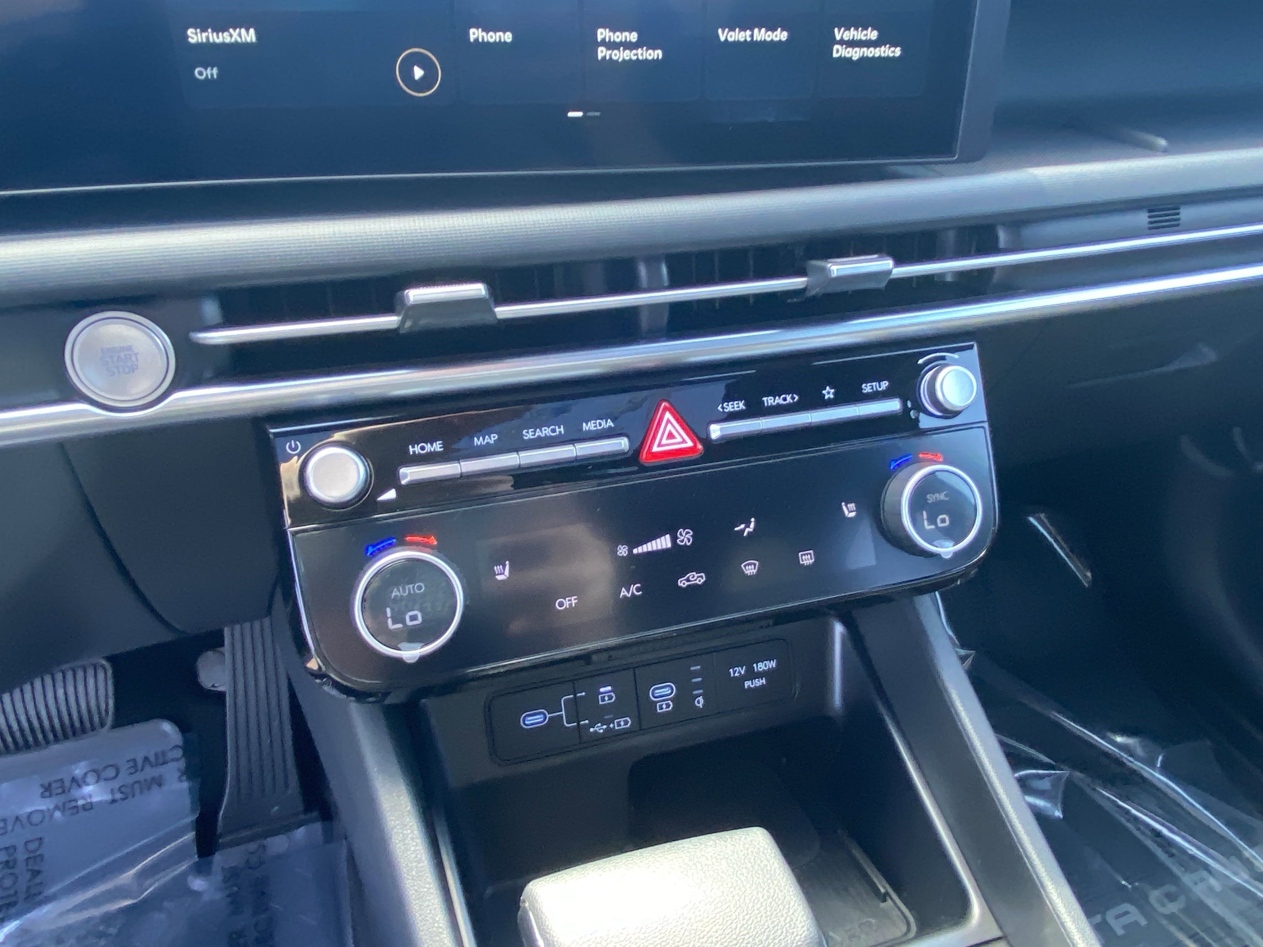 2025 Hyundai SANTA CRUZ SEL Activity