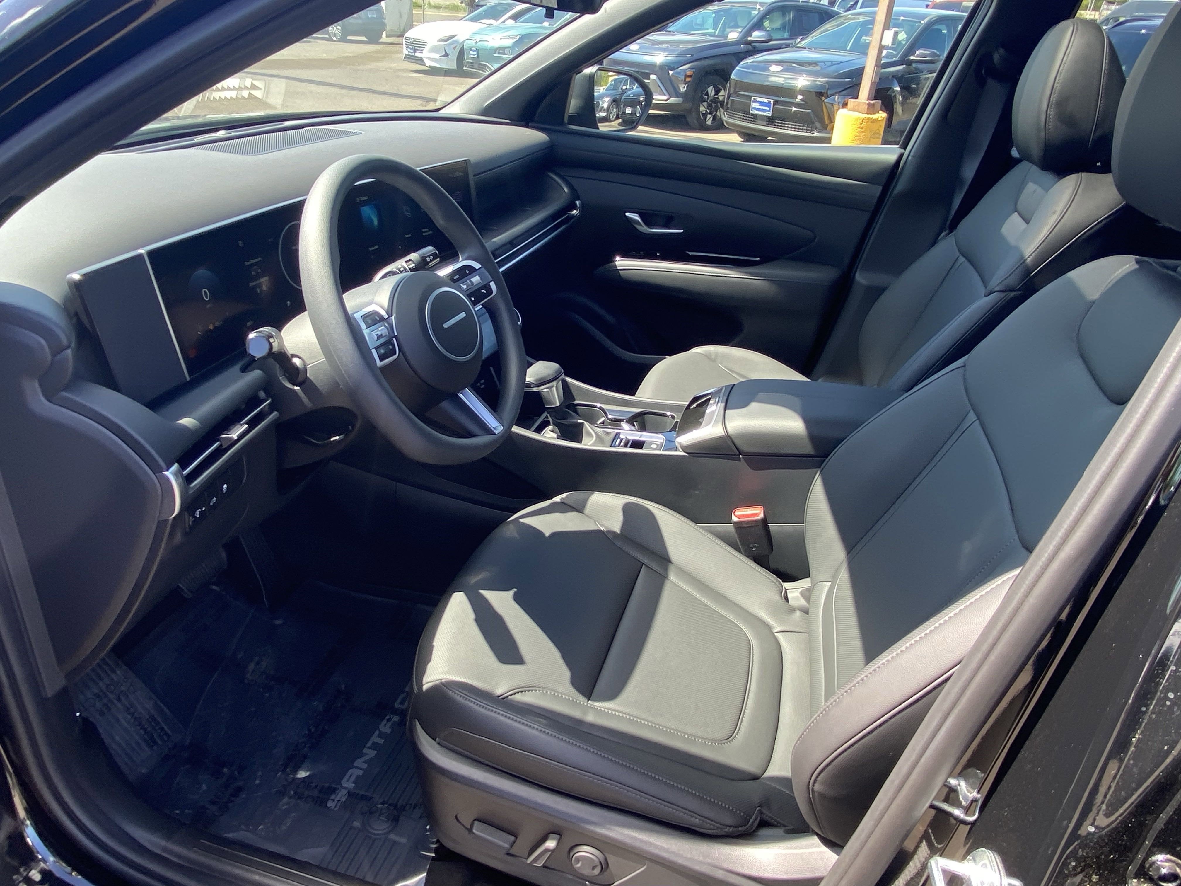 2025 Hyundai SANTA CRUZ SEL Activity