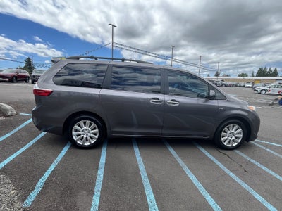 2017 Toyota Sienna XLE