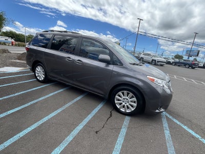 2017 Toyota Sienna XLE