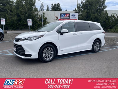 2021 Toyota Sienna LE
