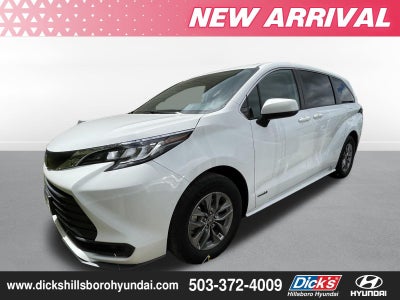 2021 Toyota Sienna LE