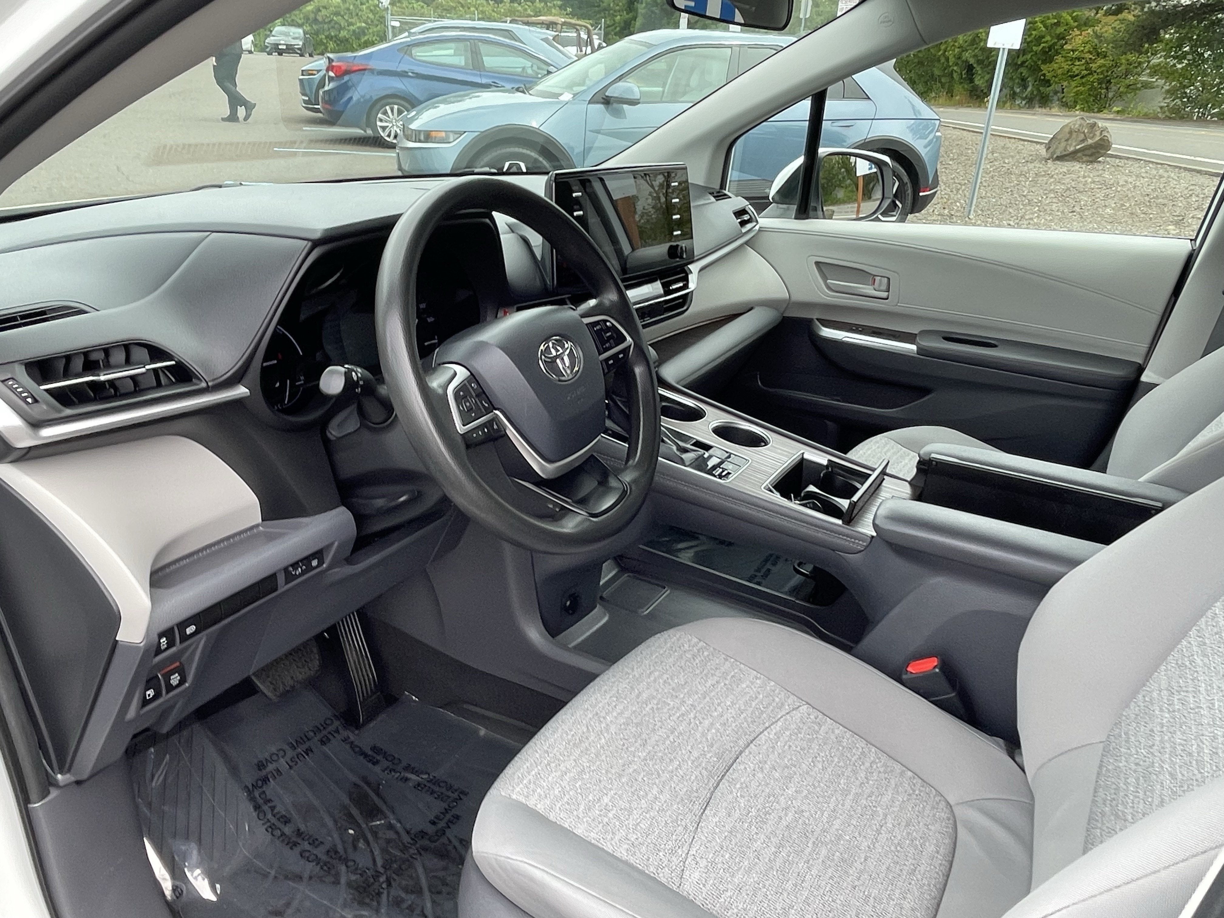 2021 Toyota Sienna LE