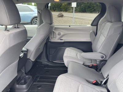 2021 Toyota Sienna LE