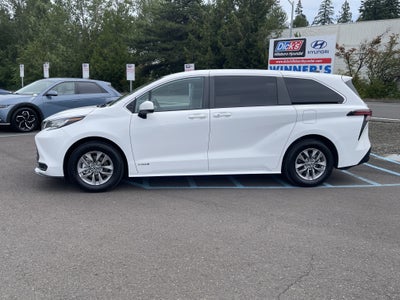 2021 Toyota Sienna LE