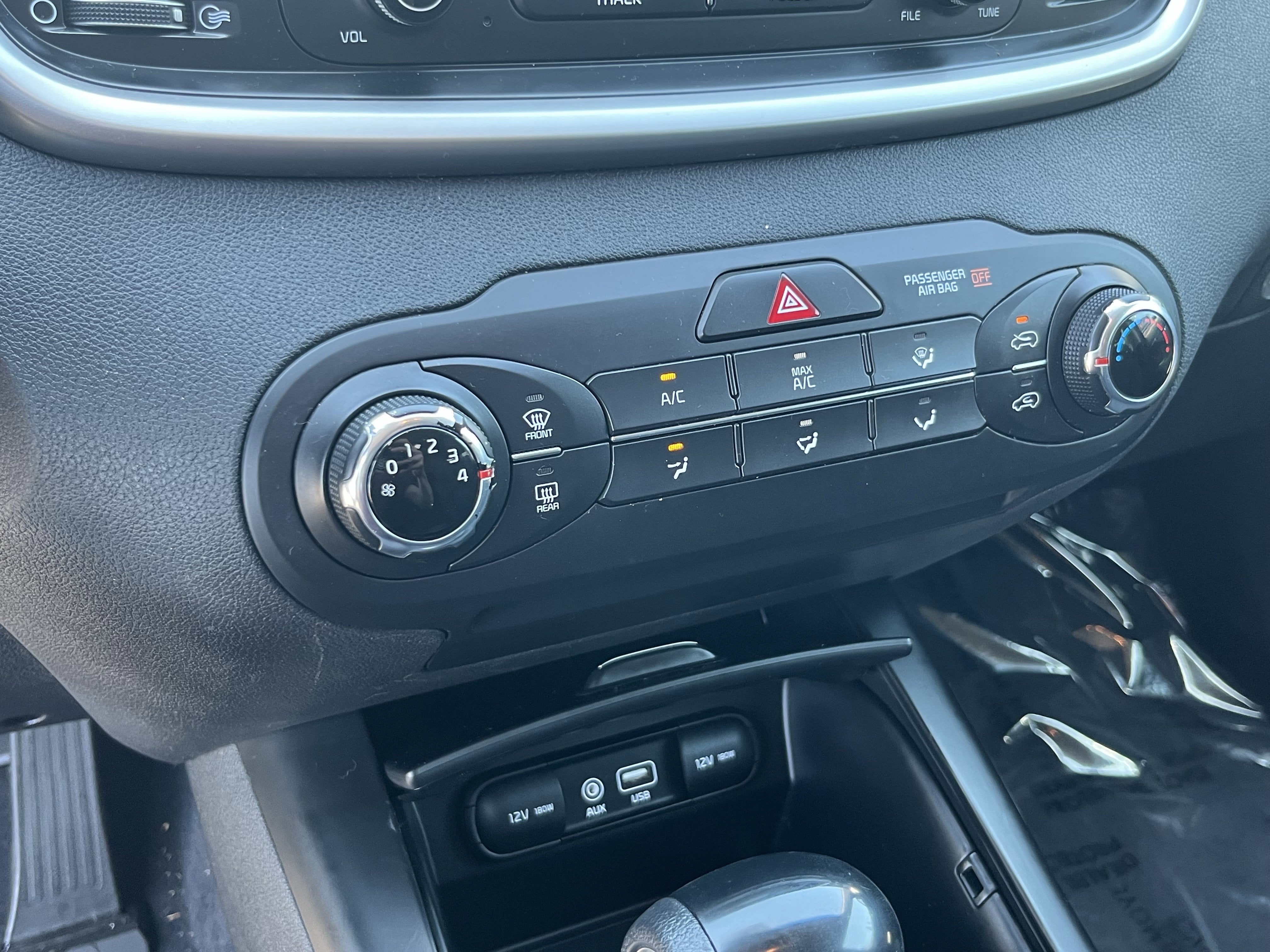 2016 Kia Sorento LX