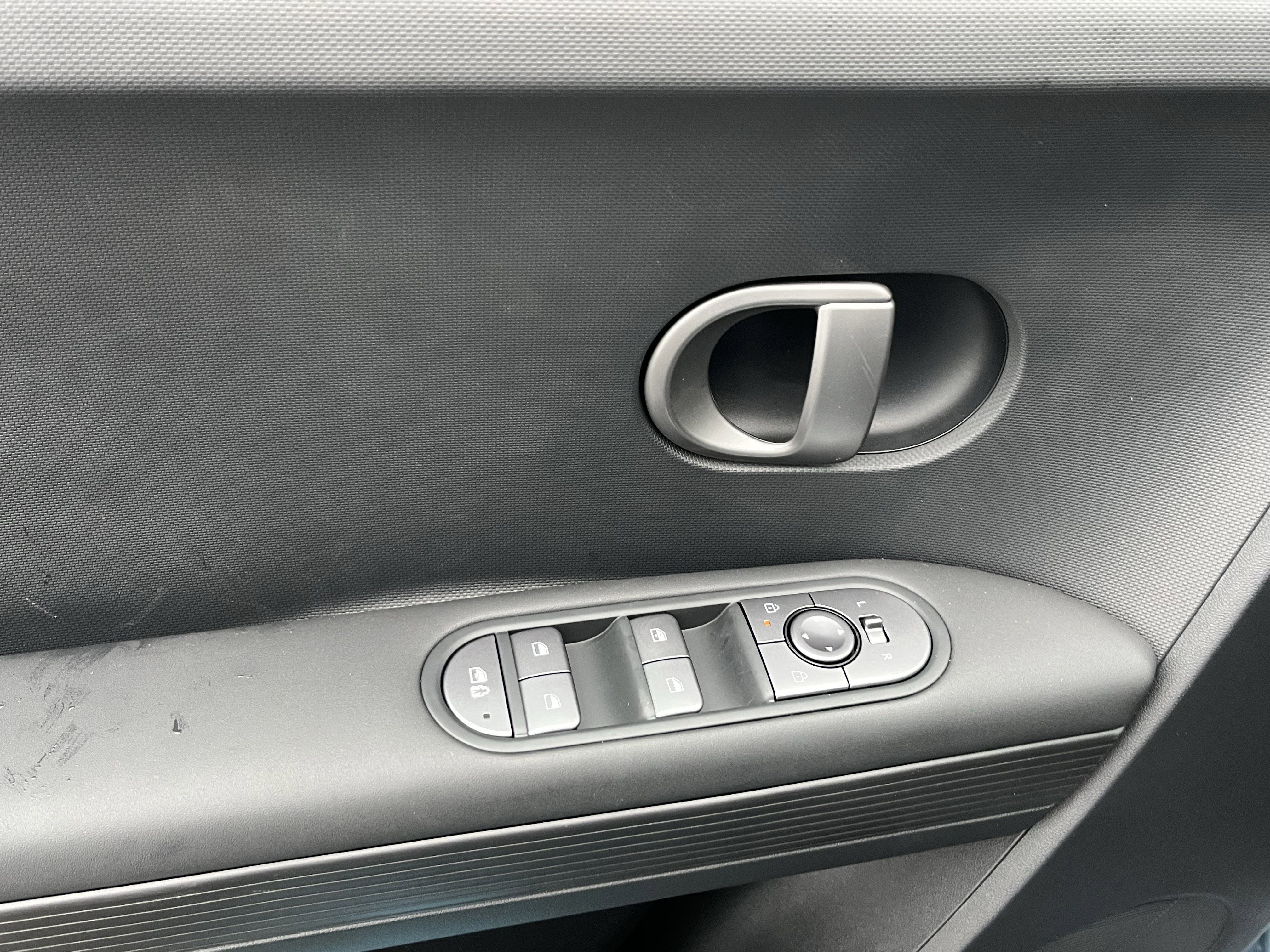 2026 Hyundai IONIQ 5 SE