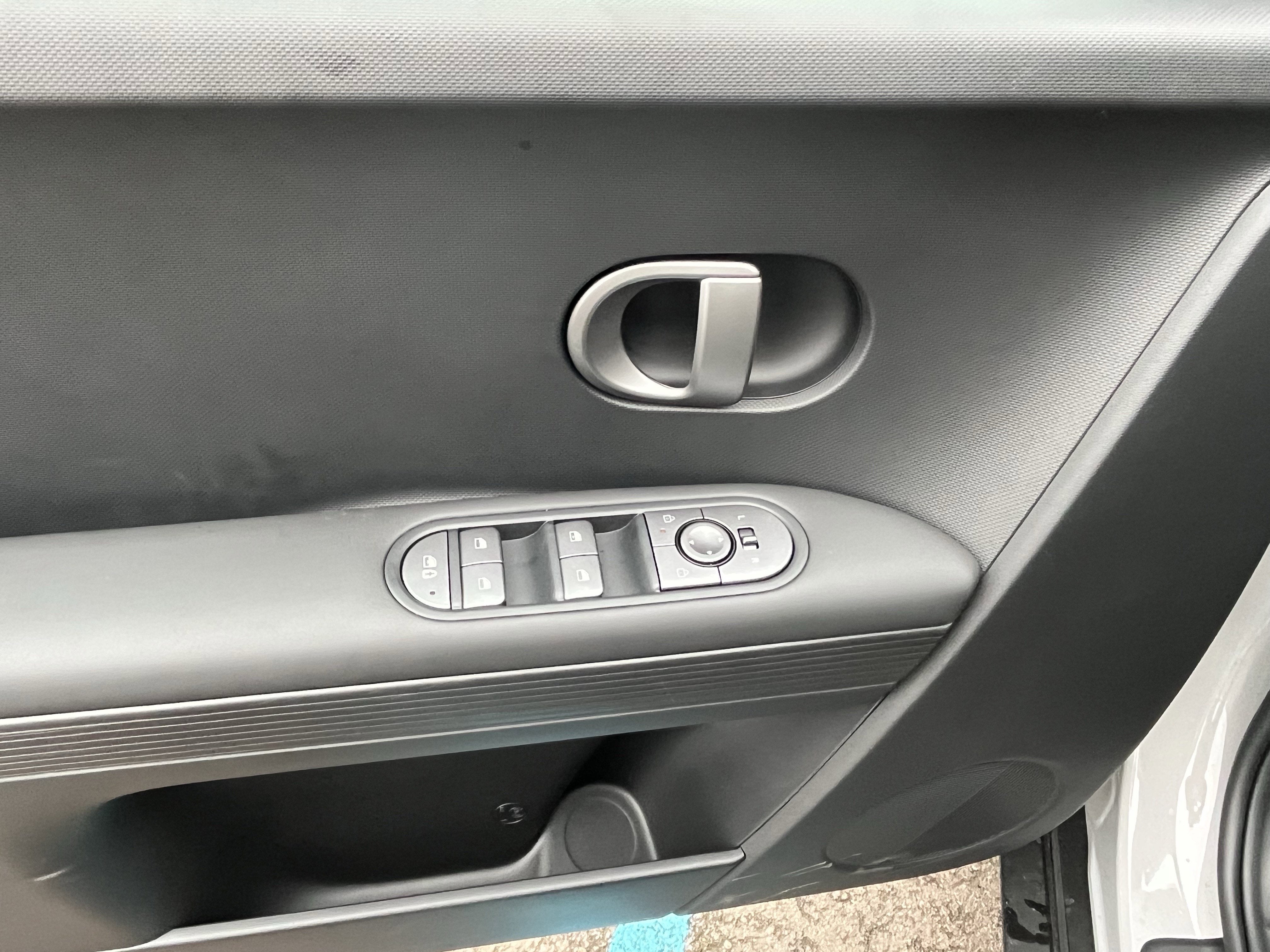 2026 Hyundai IONIQ 5 SE