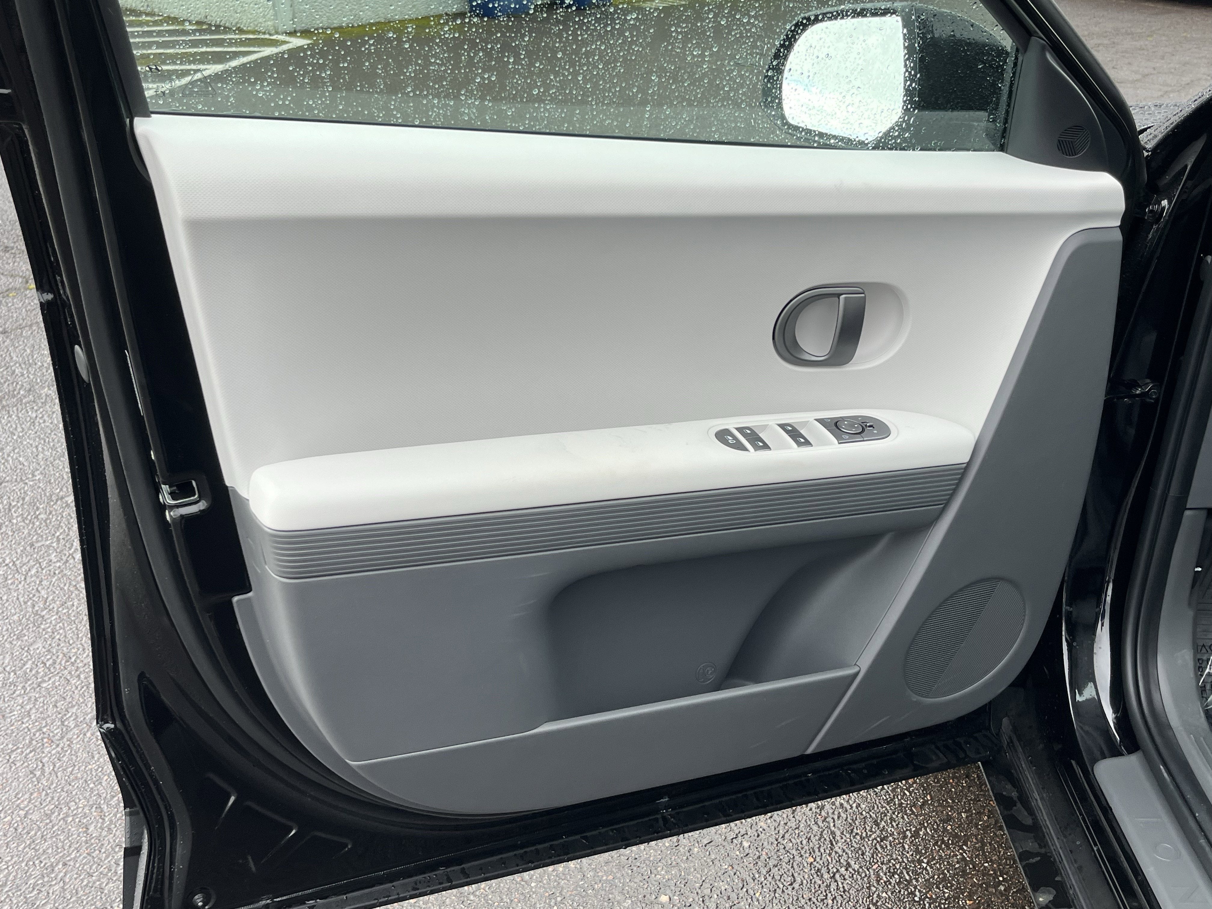 2026 Hyundai IONIQ 5 SE