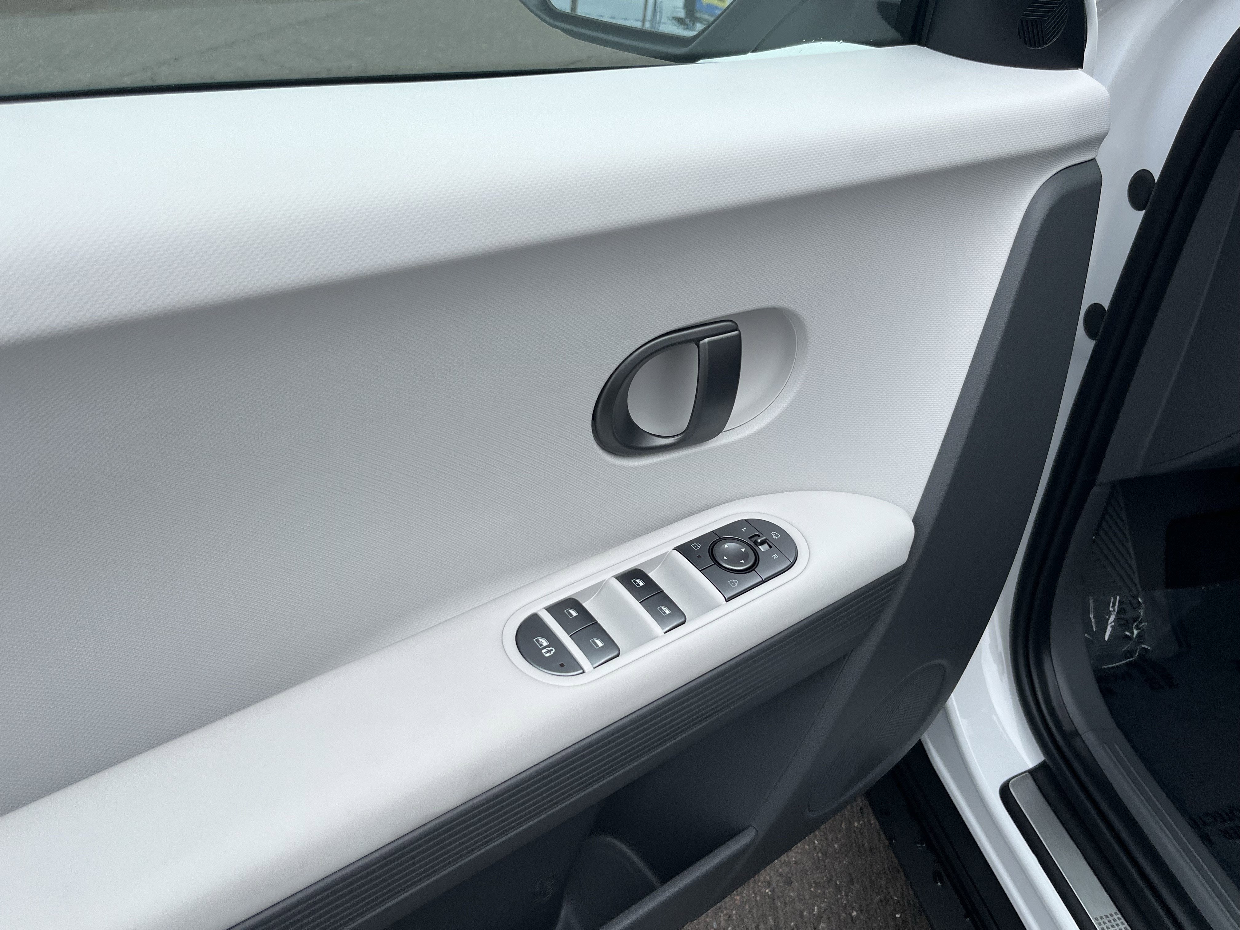 2025 Hyundai IONIQ 5 SEL