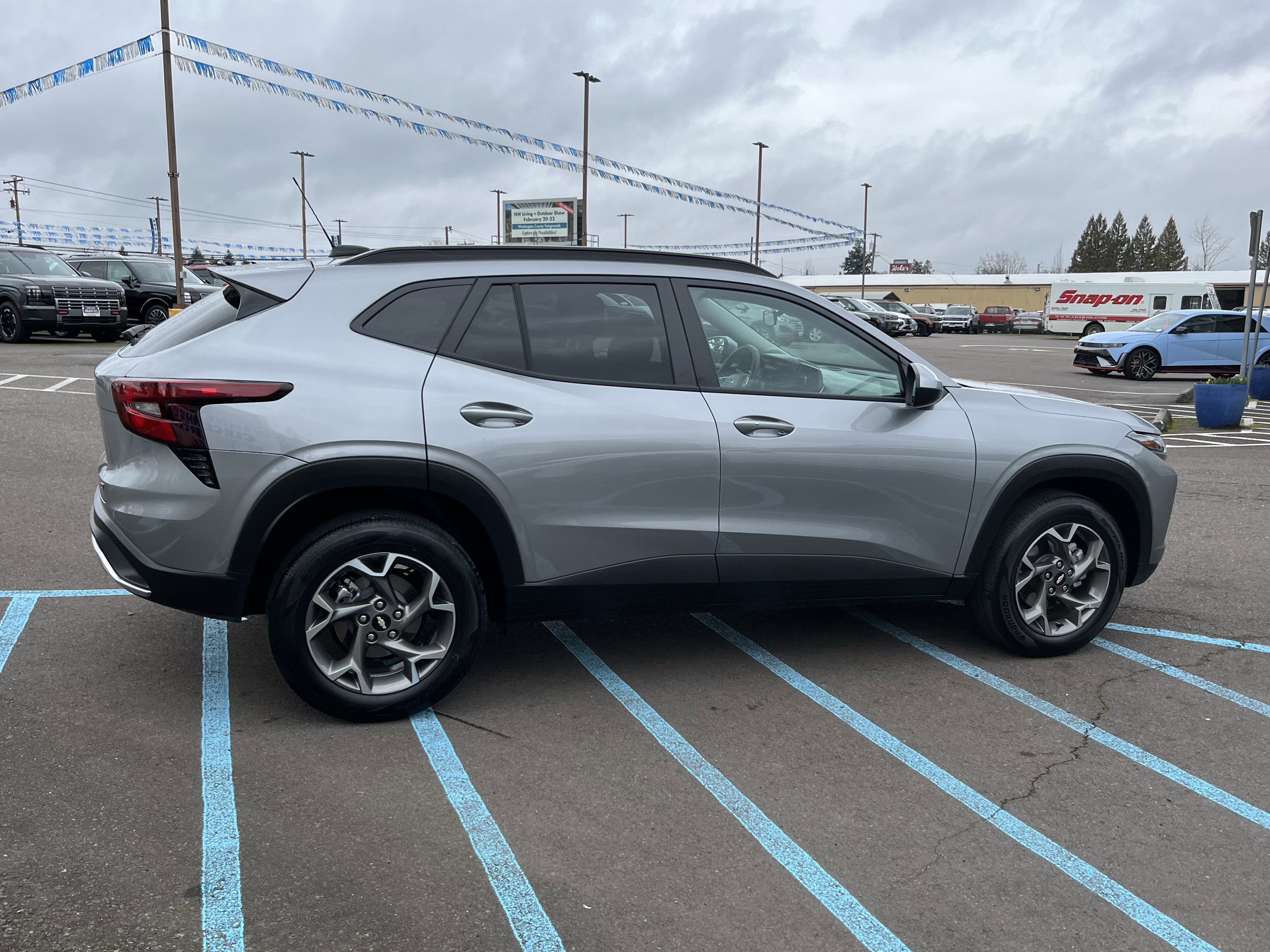 2025 Chevrolet Trax LT