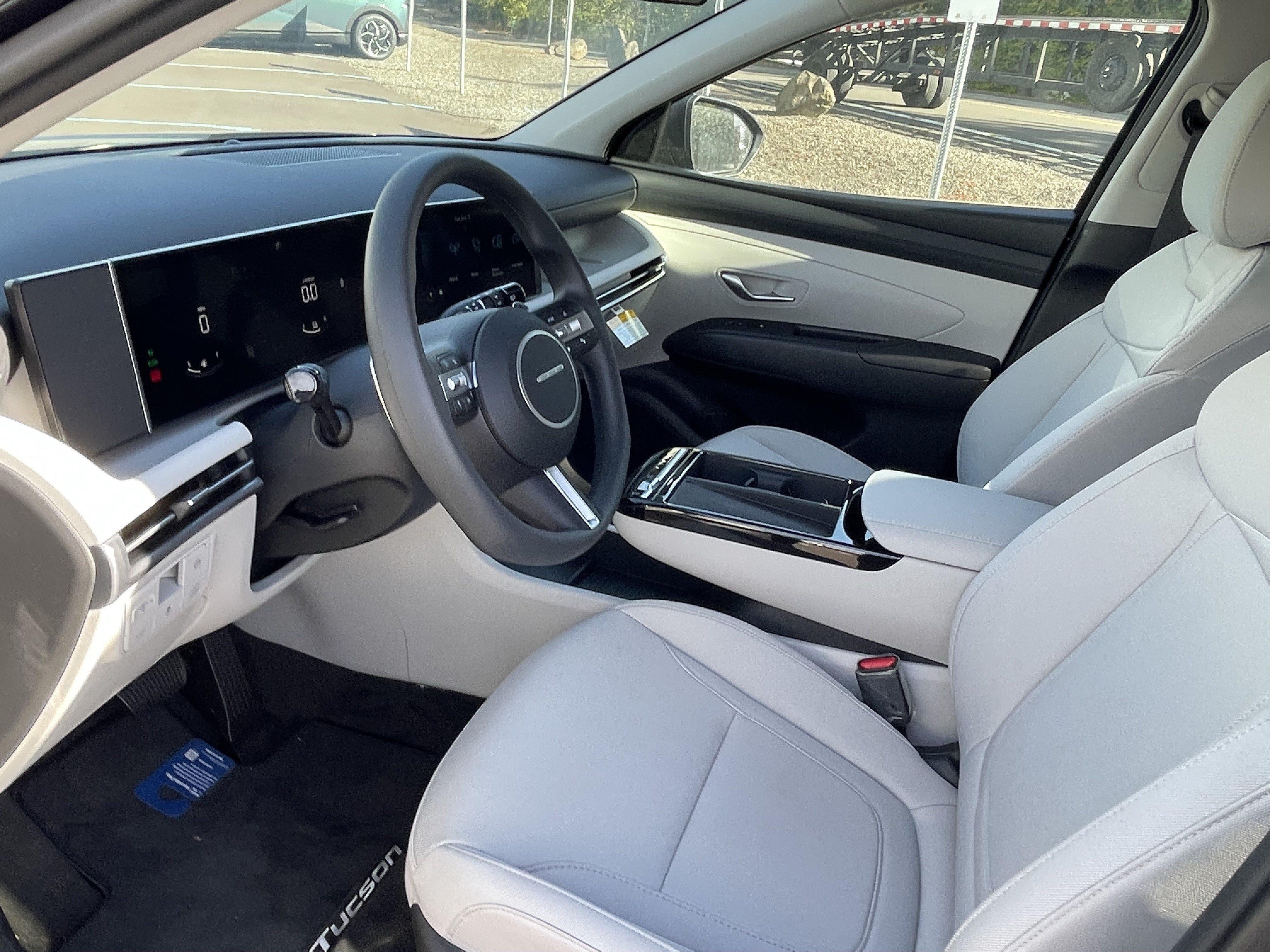 2026 Hyundai TUCSON HYBRID SEL AWD