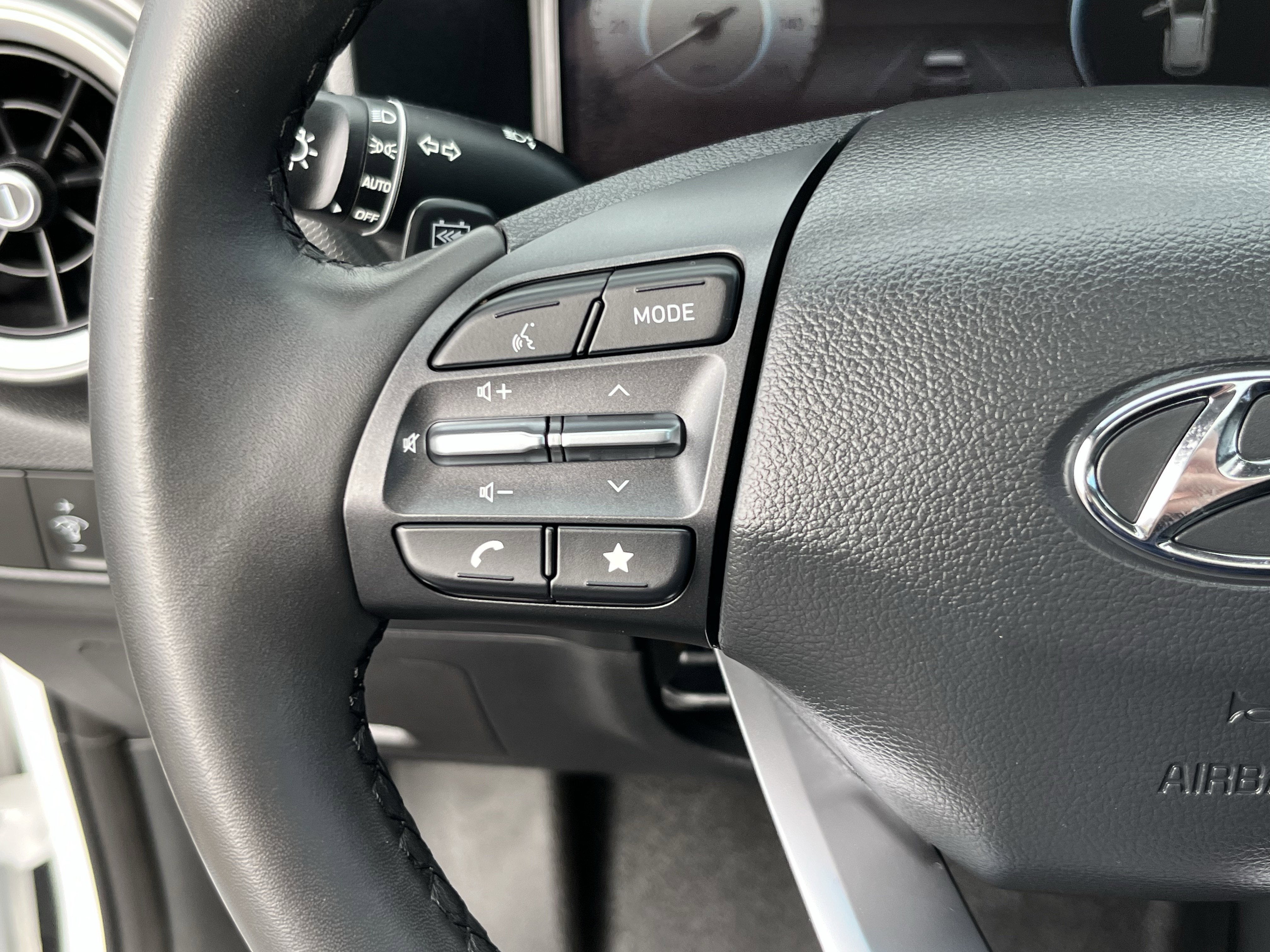 2023 Hyundai KONA ELECTRIC SEL