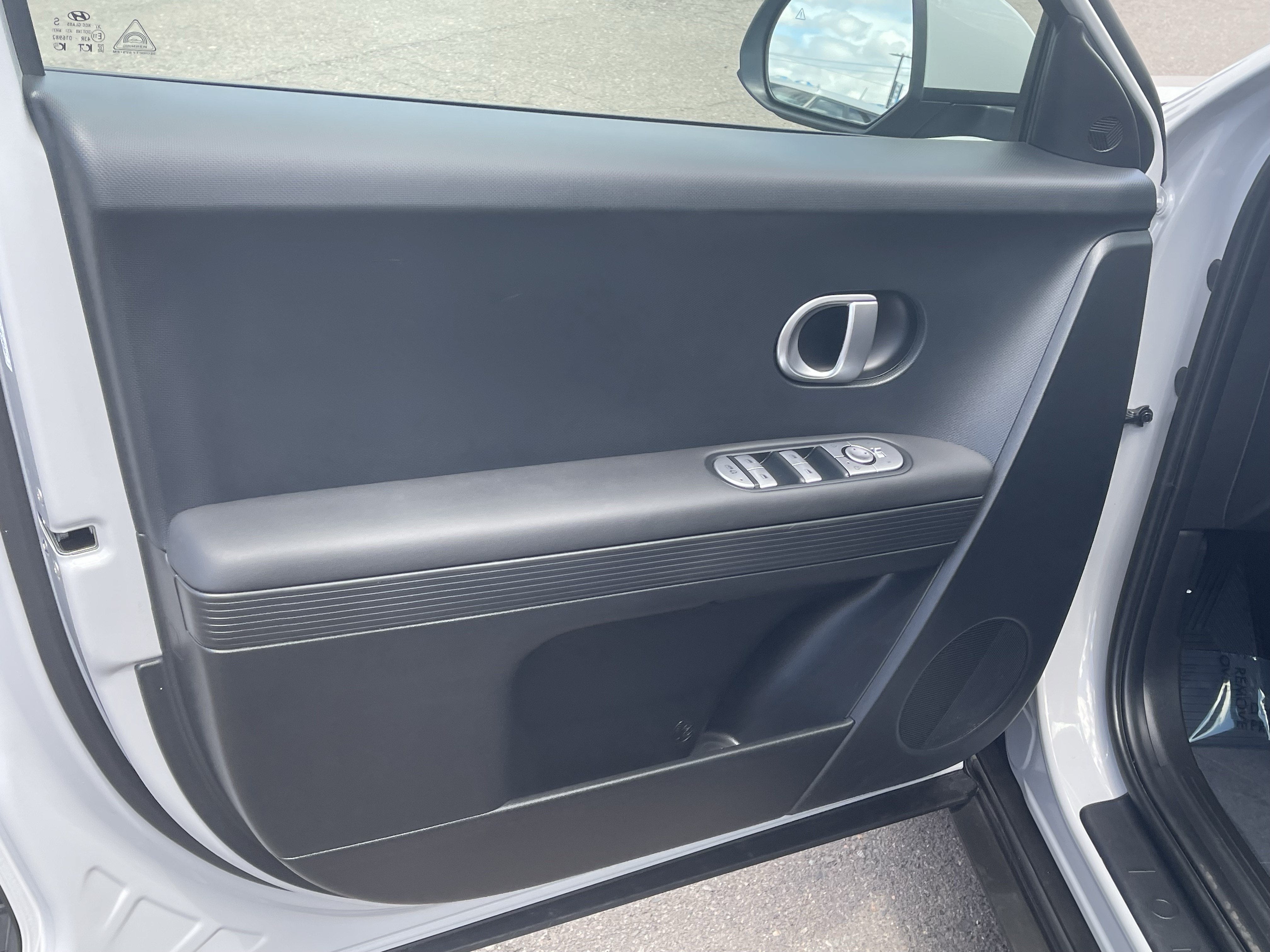 2024 Hyundai IONIQ 5 SE