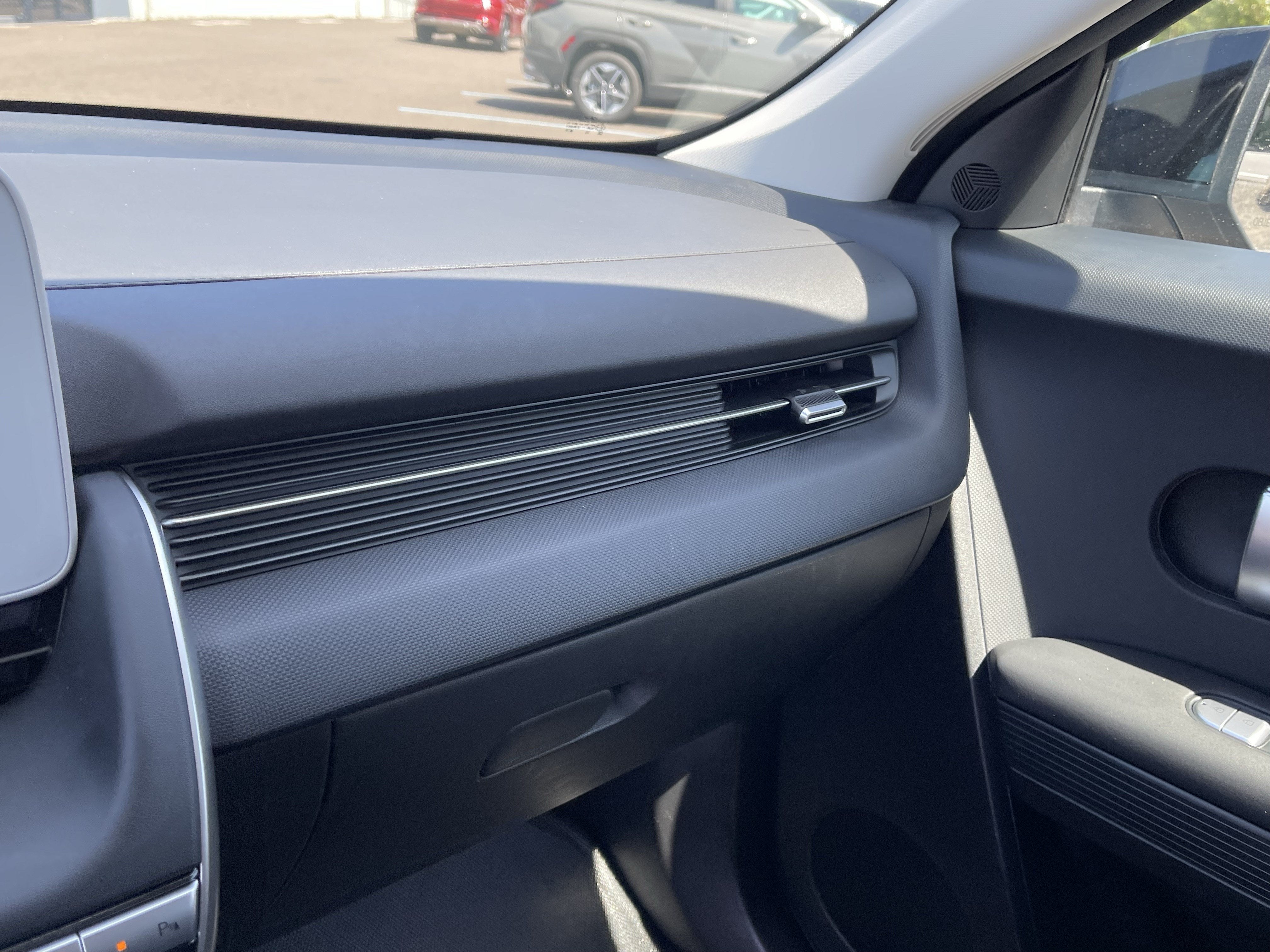 2024 Hyundai IONIQ 5 SE