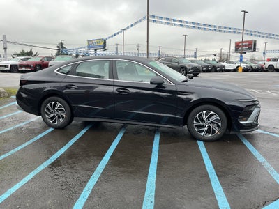 2026 Hyundai SONATA HYBRID Blue