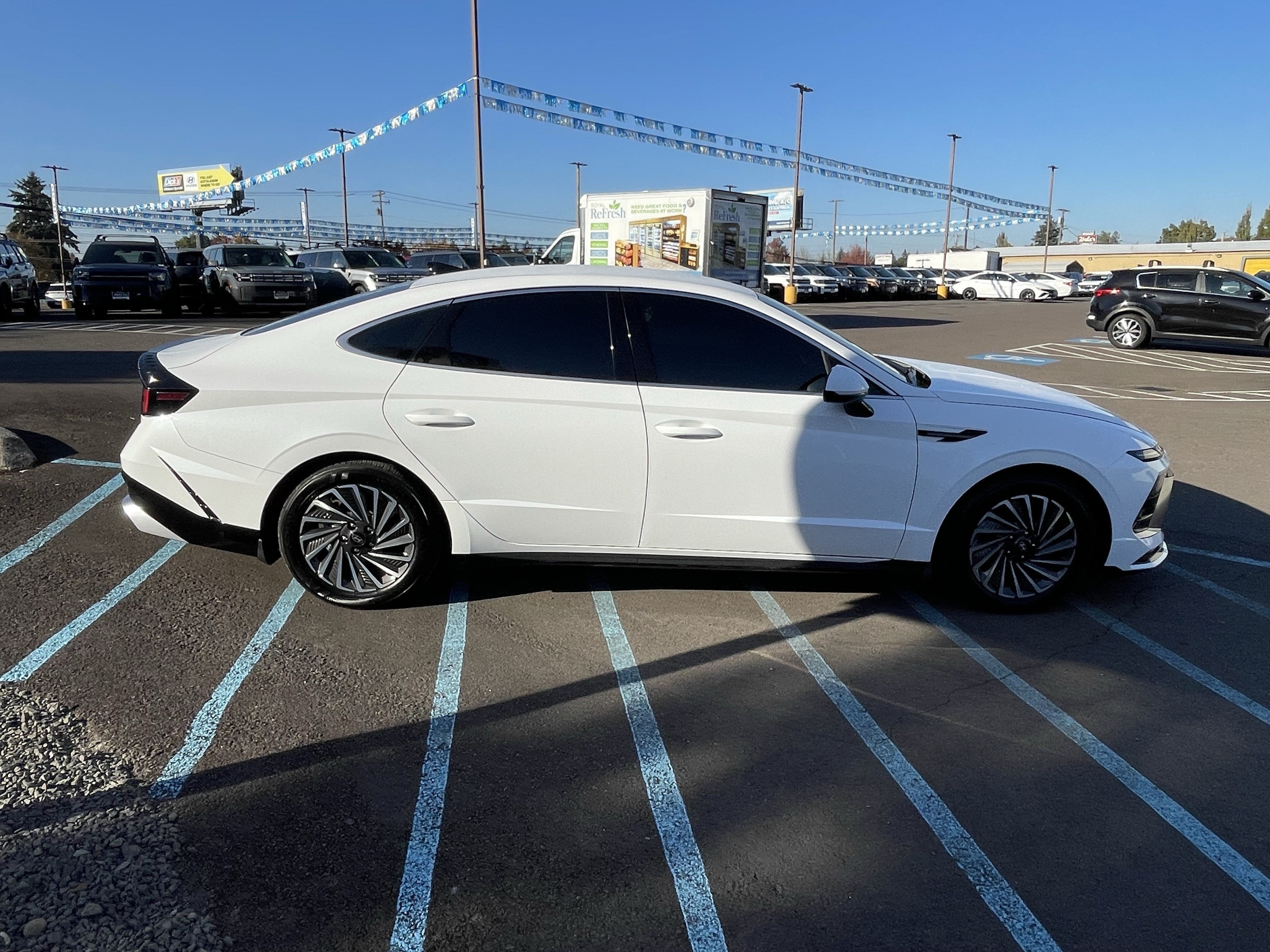 2025 Hyundai SONATA HYBRID SEL