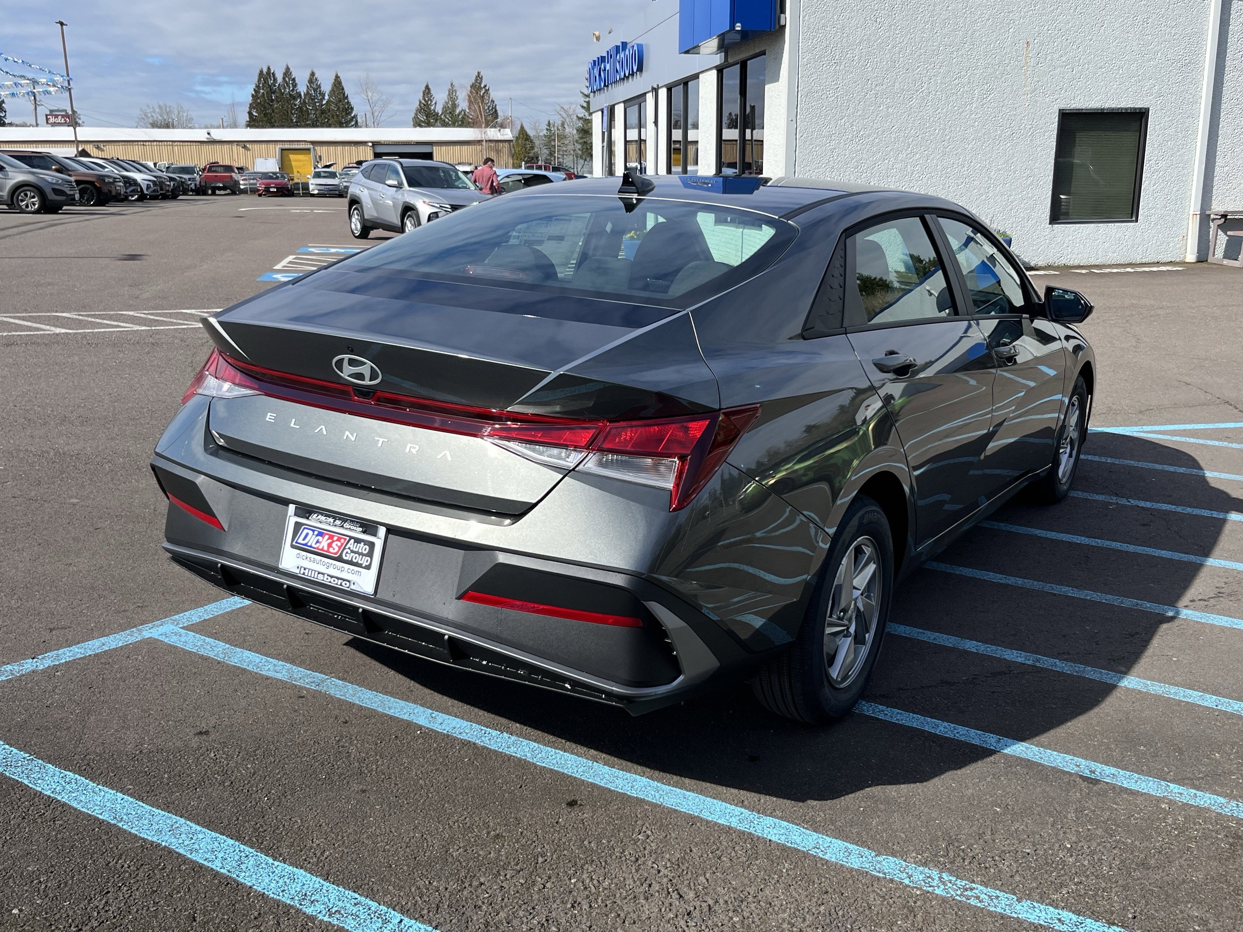 2026 Hyundai ELANTRA SE