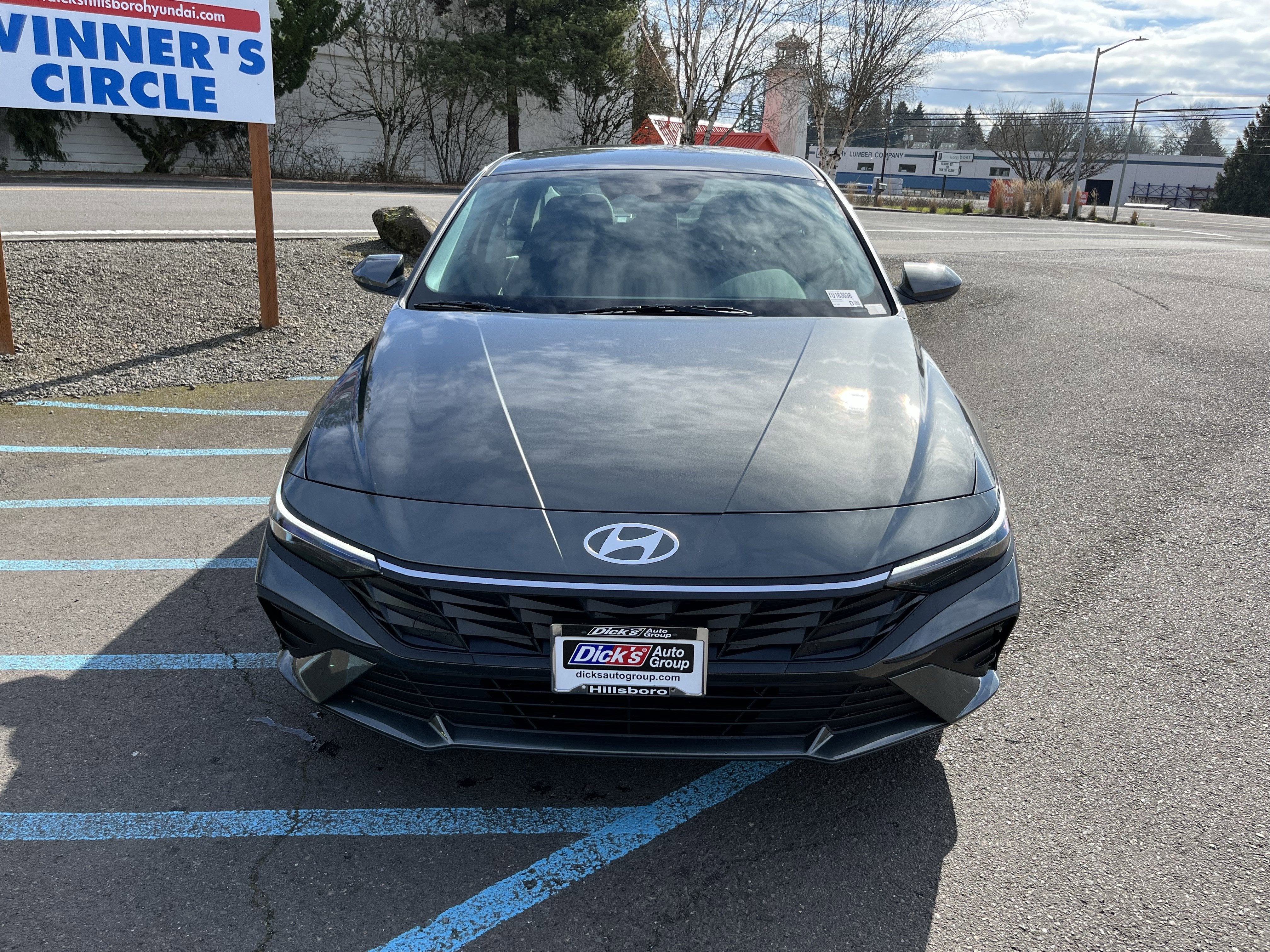 2026 Hyundai ELANTRA SE