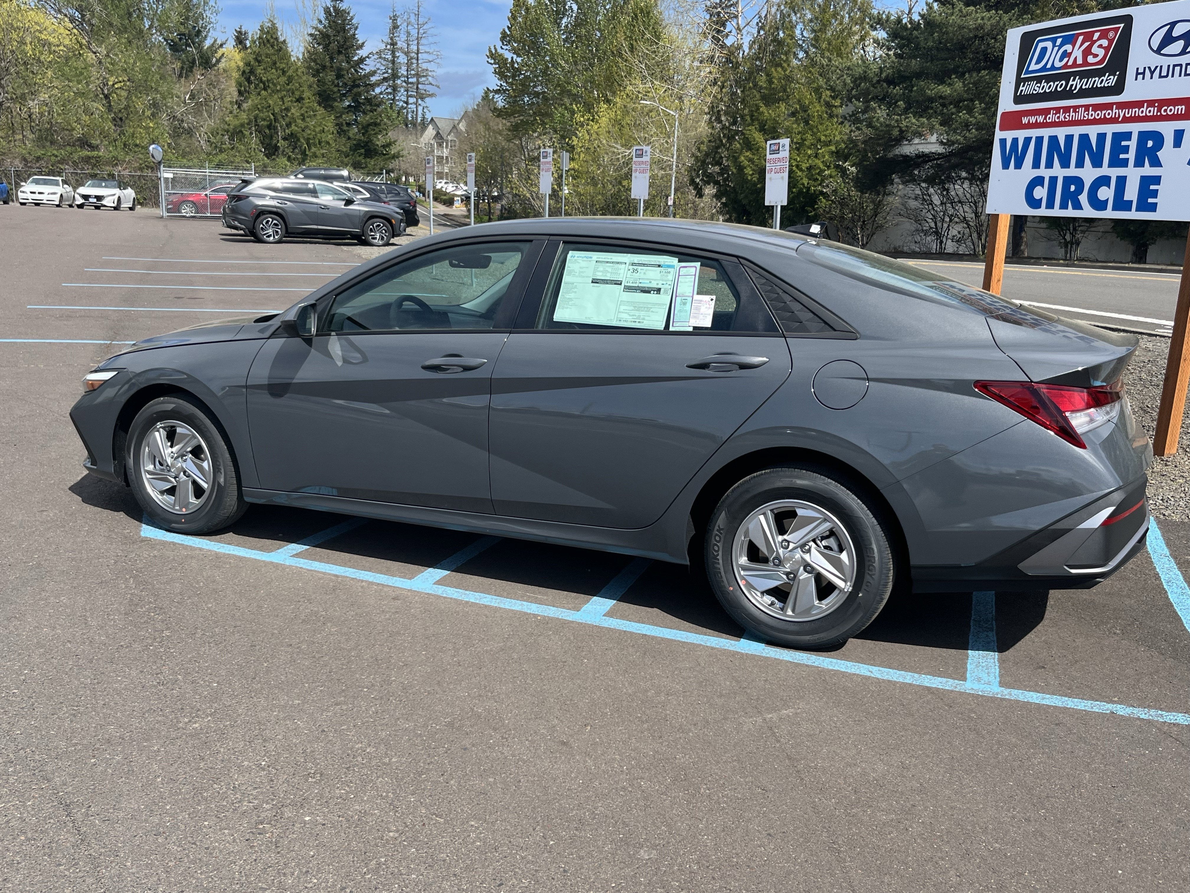 2026 Hyundai ELANTRA SE