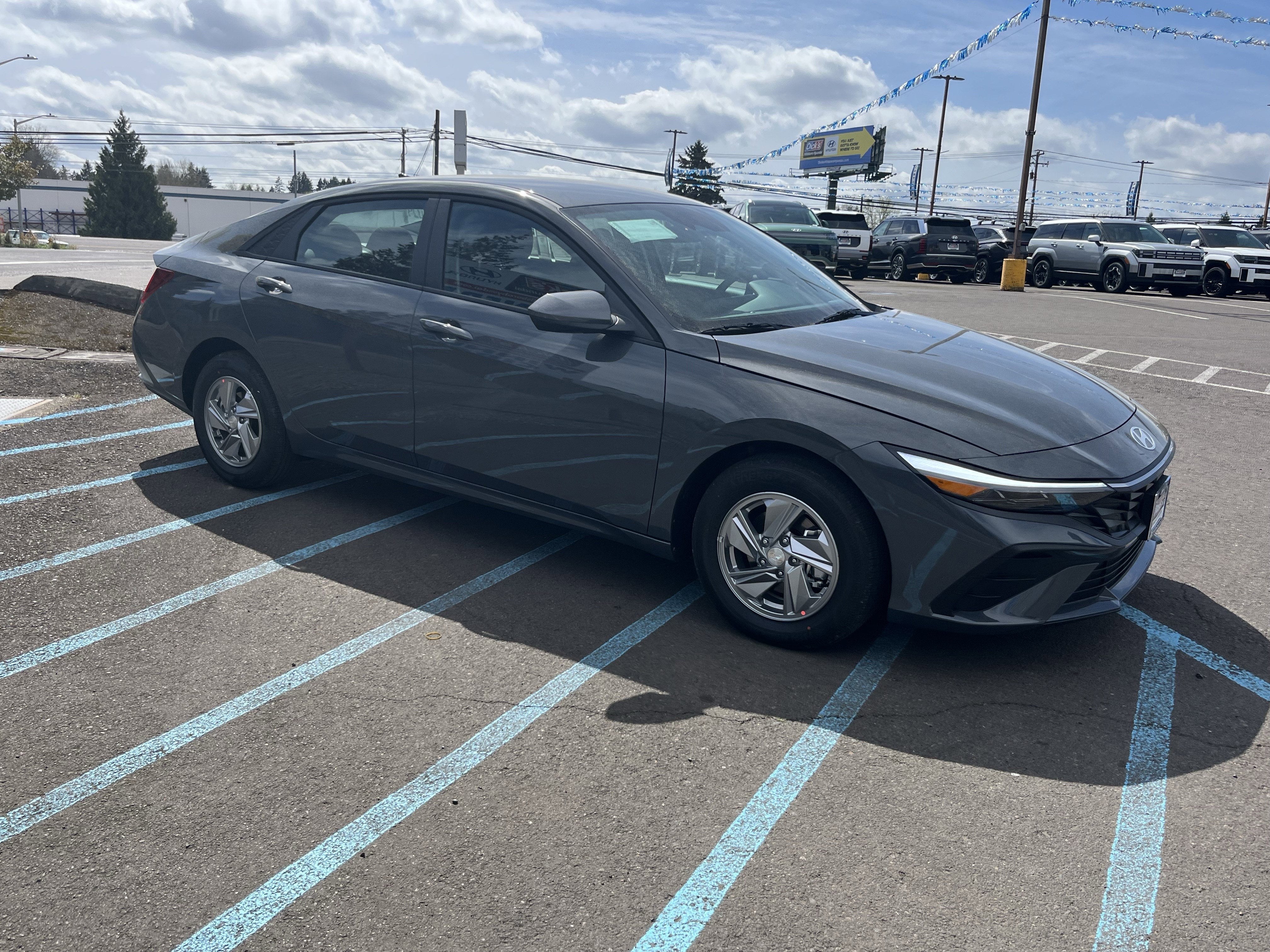 2026 Hyundai ELANTRA SE