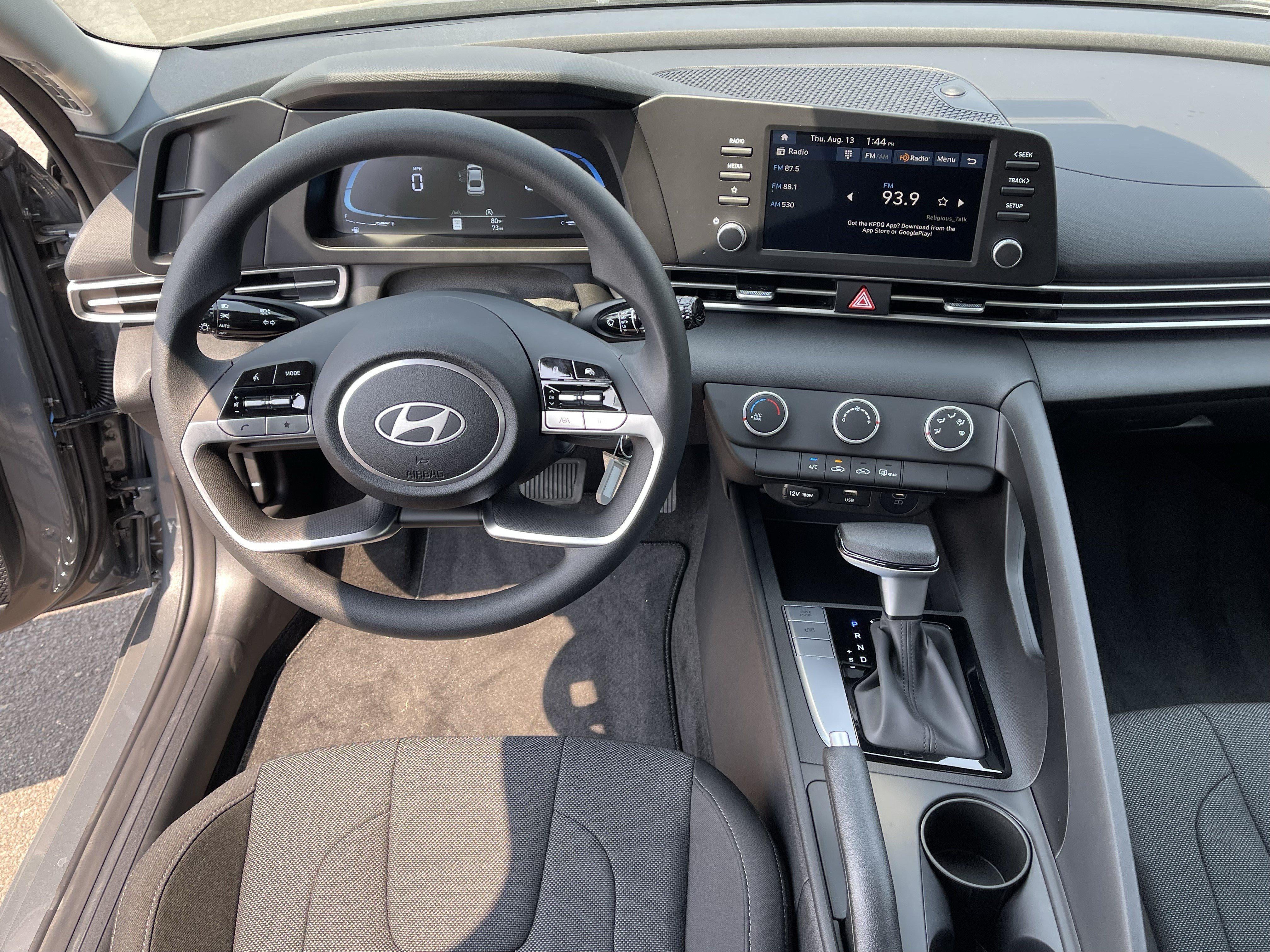 2026 Hyundai ELANTRA SE