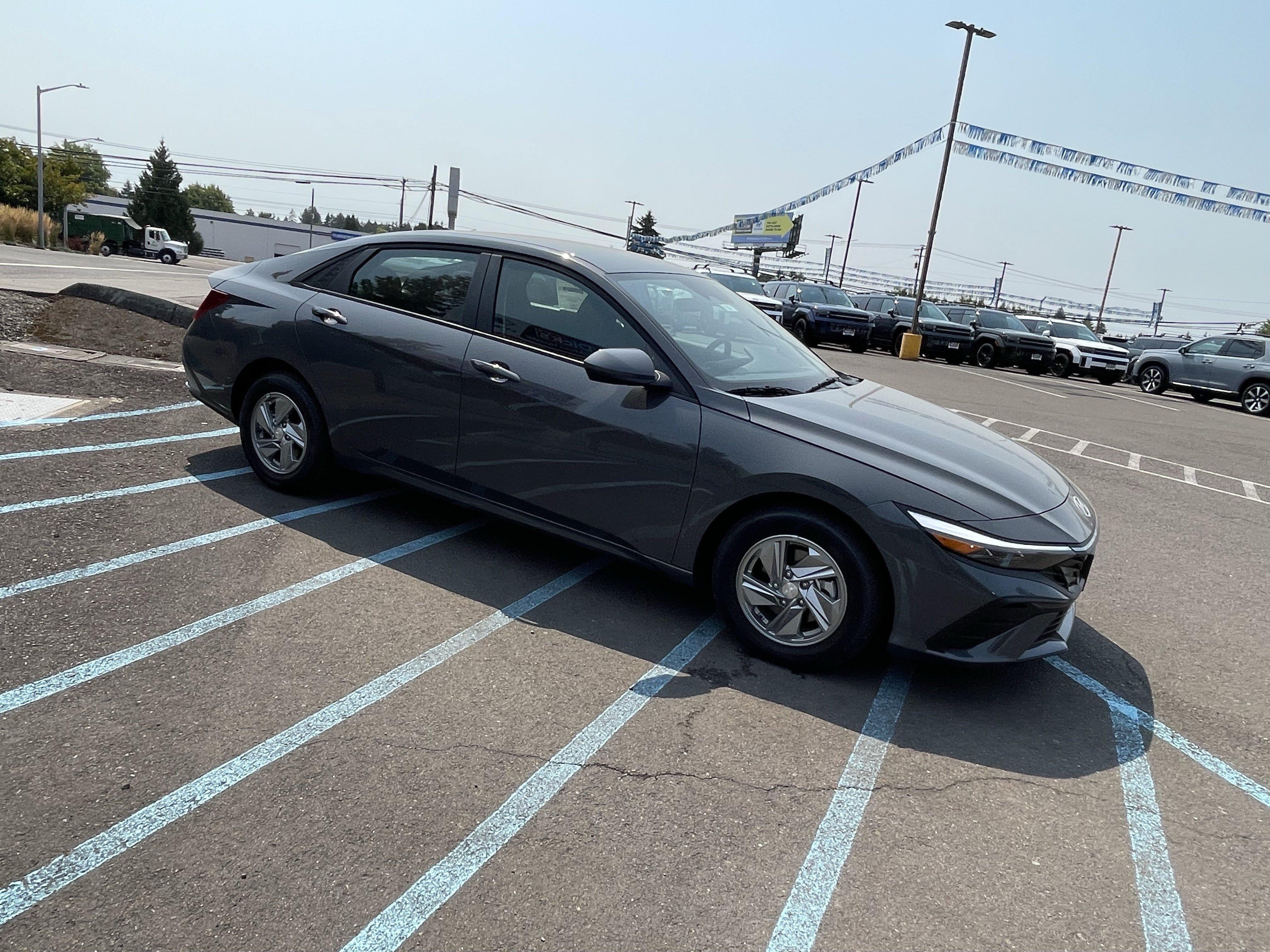2026 Hyundai ELANTRA SE