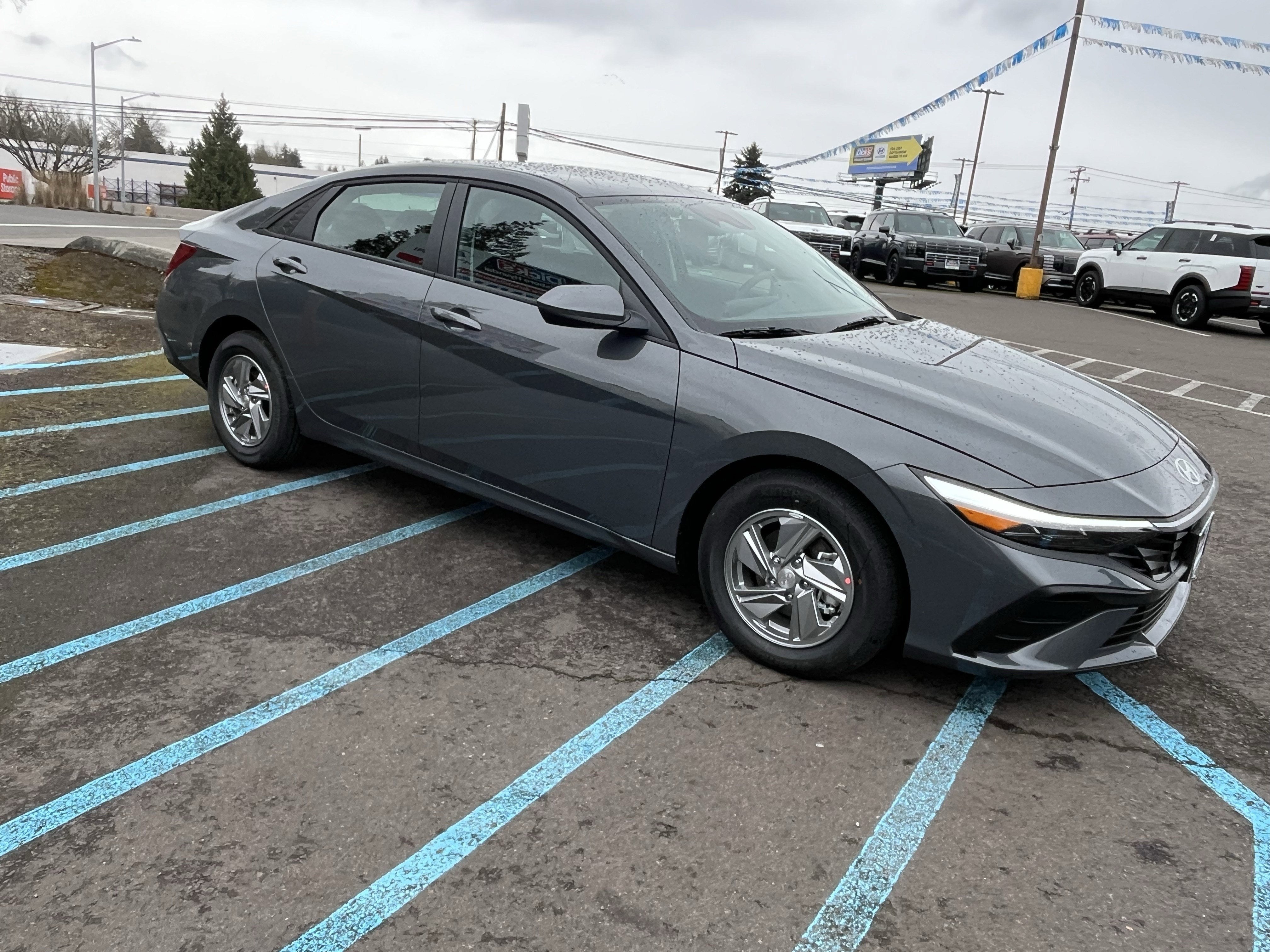 2026 Hyundai ELANTRA SE