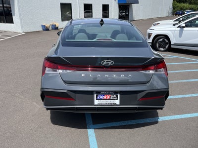 2026 Hyundai ELANTRA SE