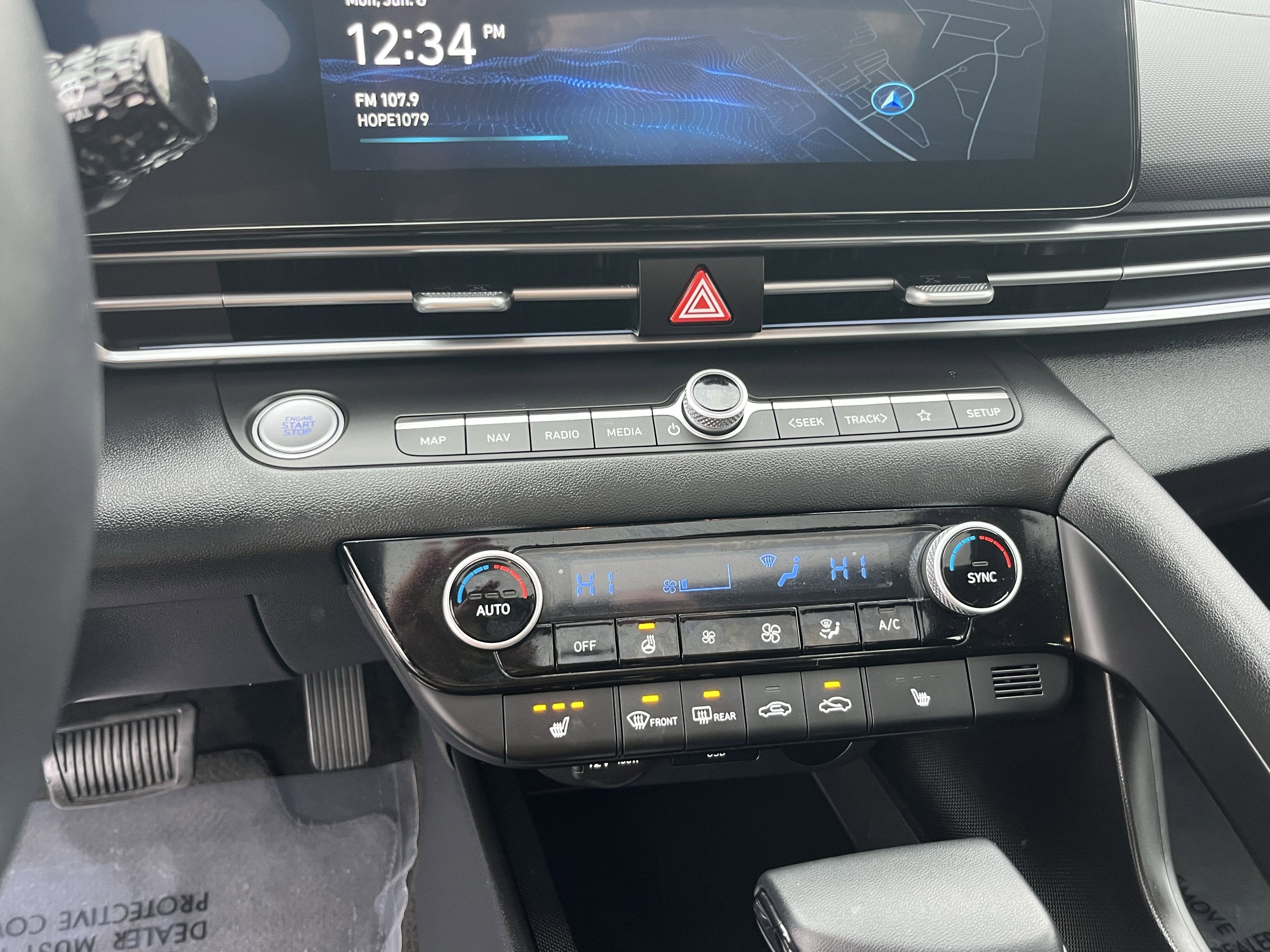 2025 Hyundai ELANTRA Preferred
