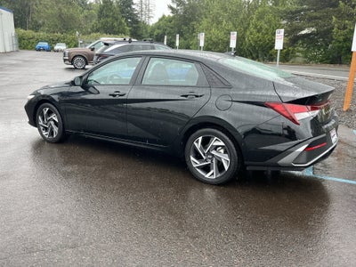 2025 Hyundai ELANTRA Preferred