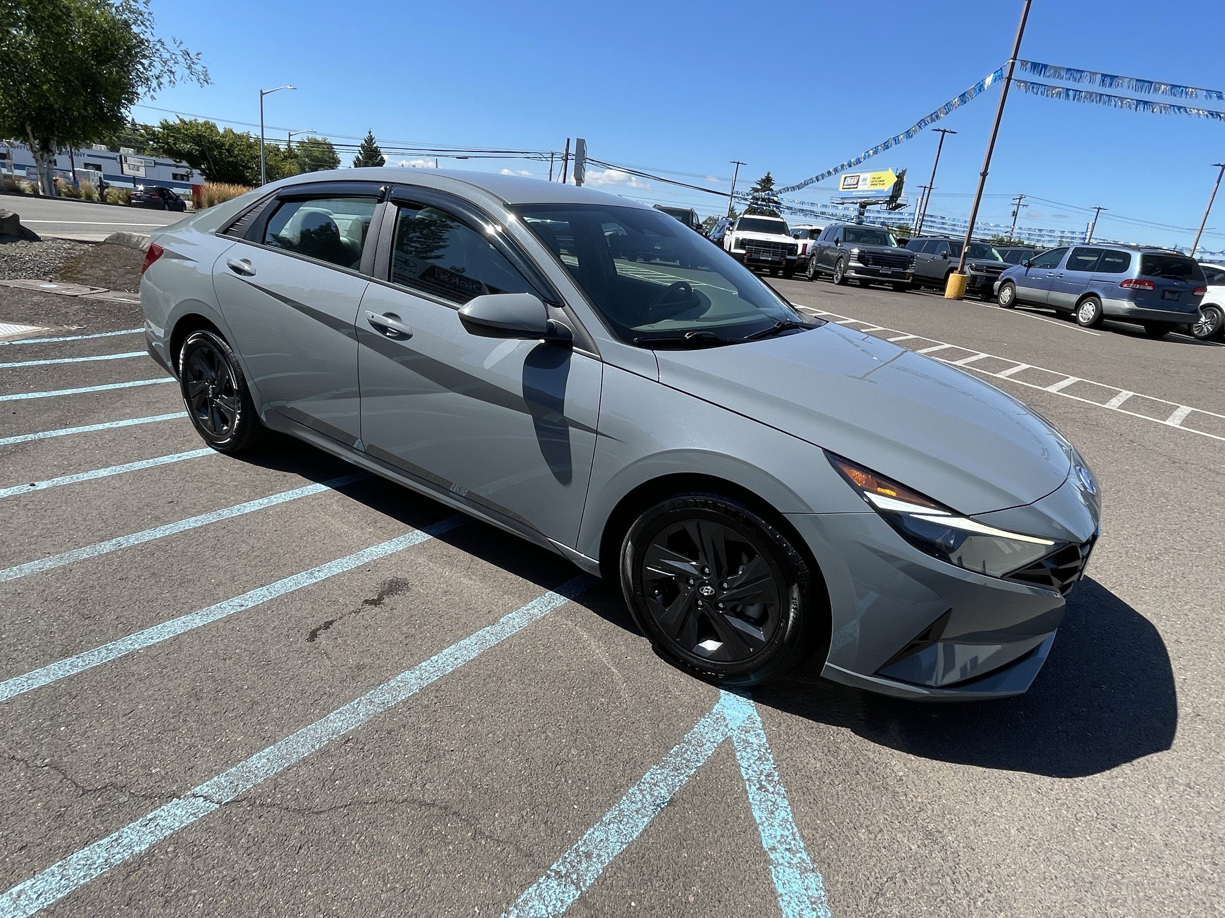 2022 Hyundai ELANTRA SEL