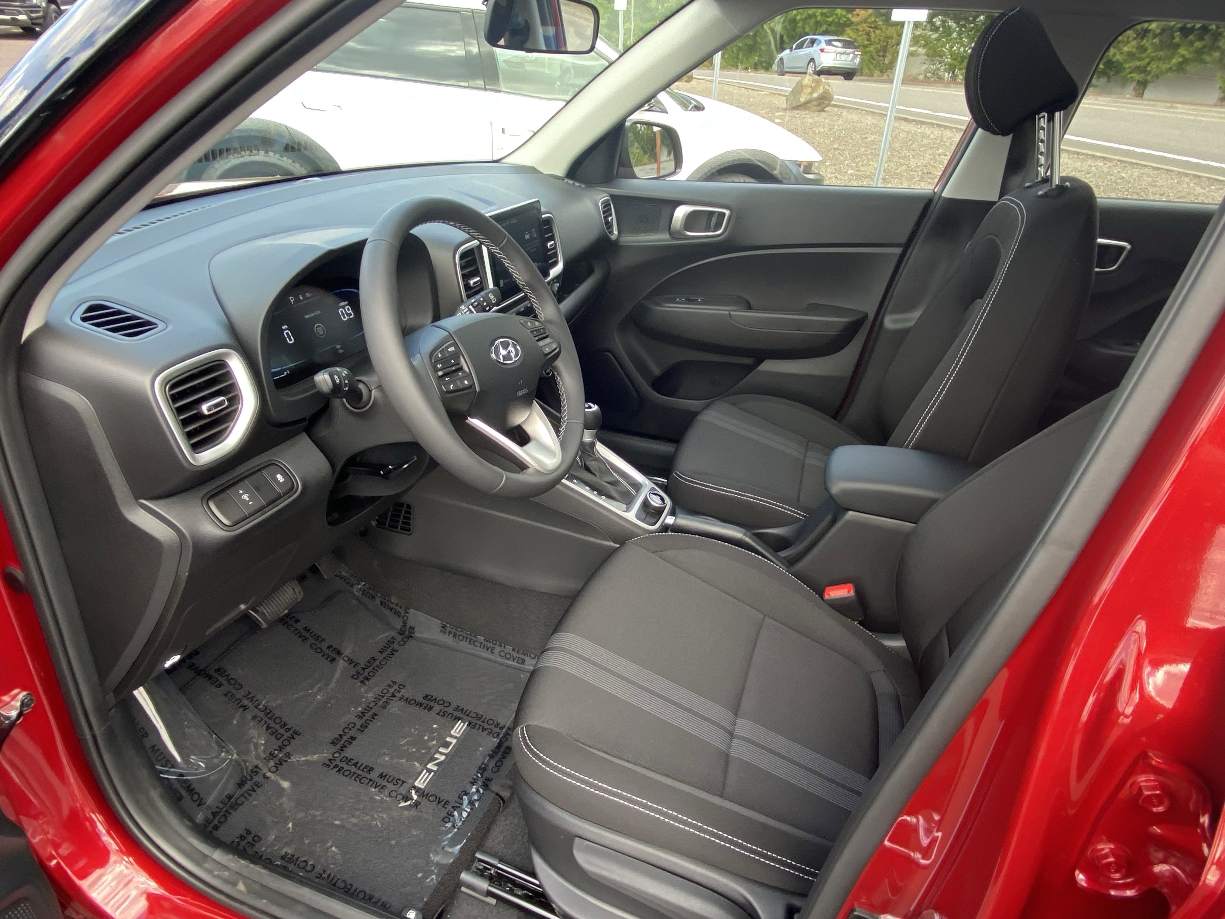 2025 Hyundai VENUE SEL