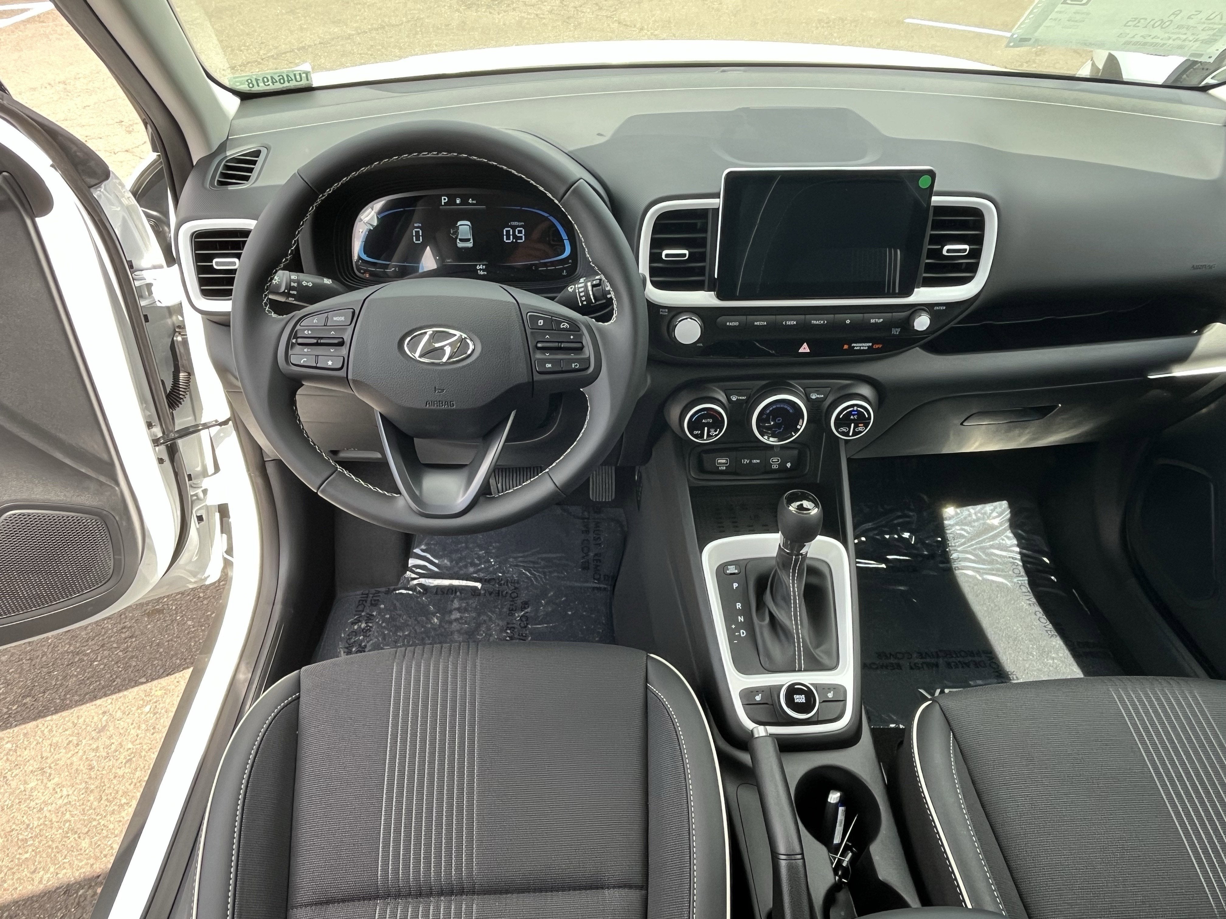 2026 Hyundai VENUE SEL W/Two-Tone Roof