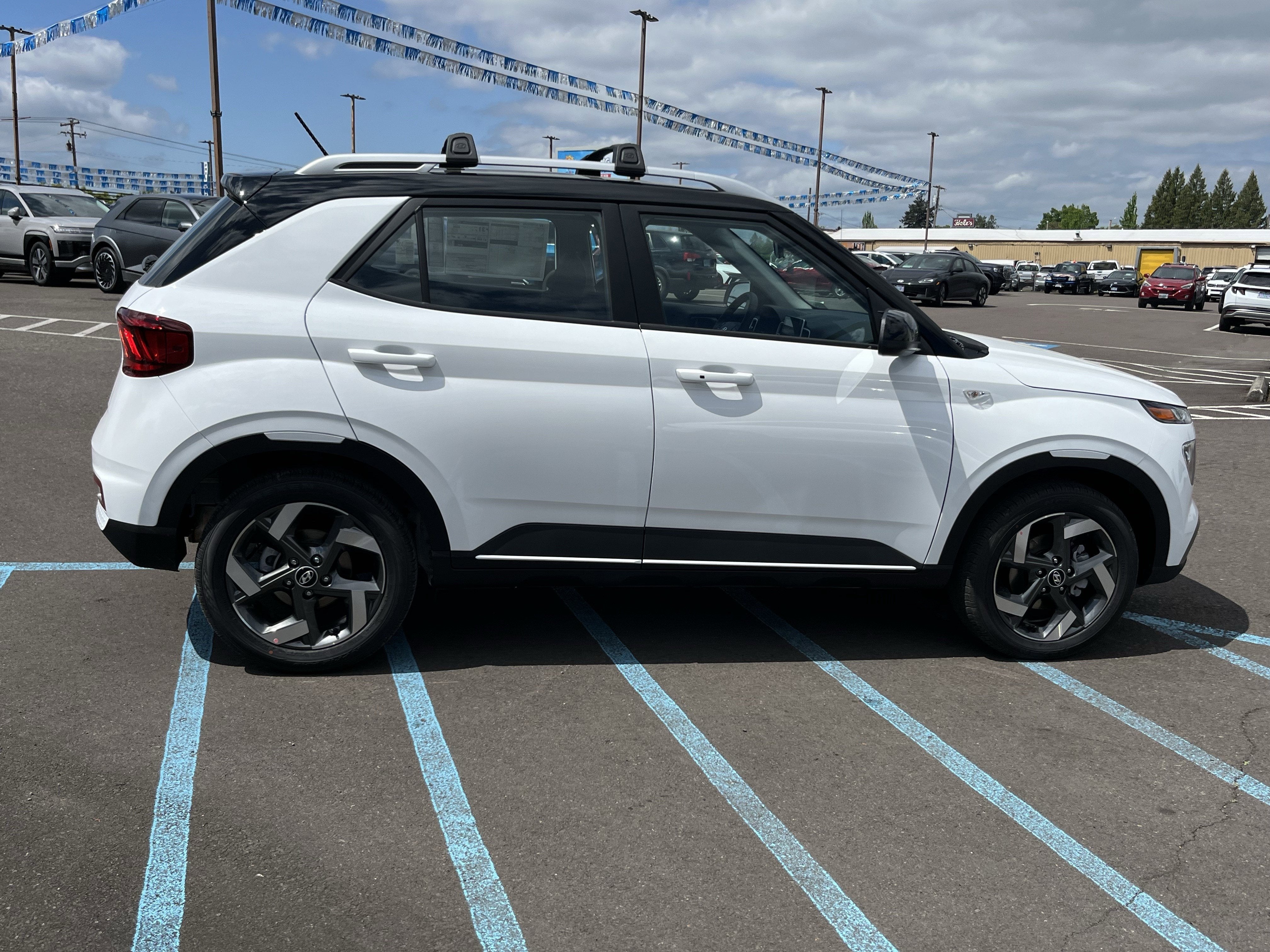 2026 Hyundai VENUE SEL W/Two-Tone Roof