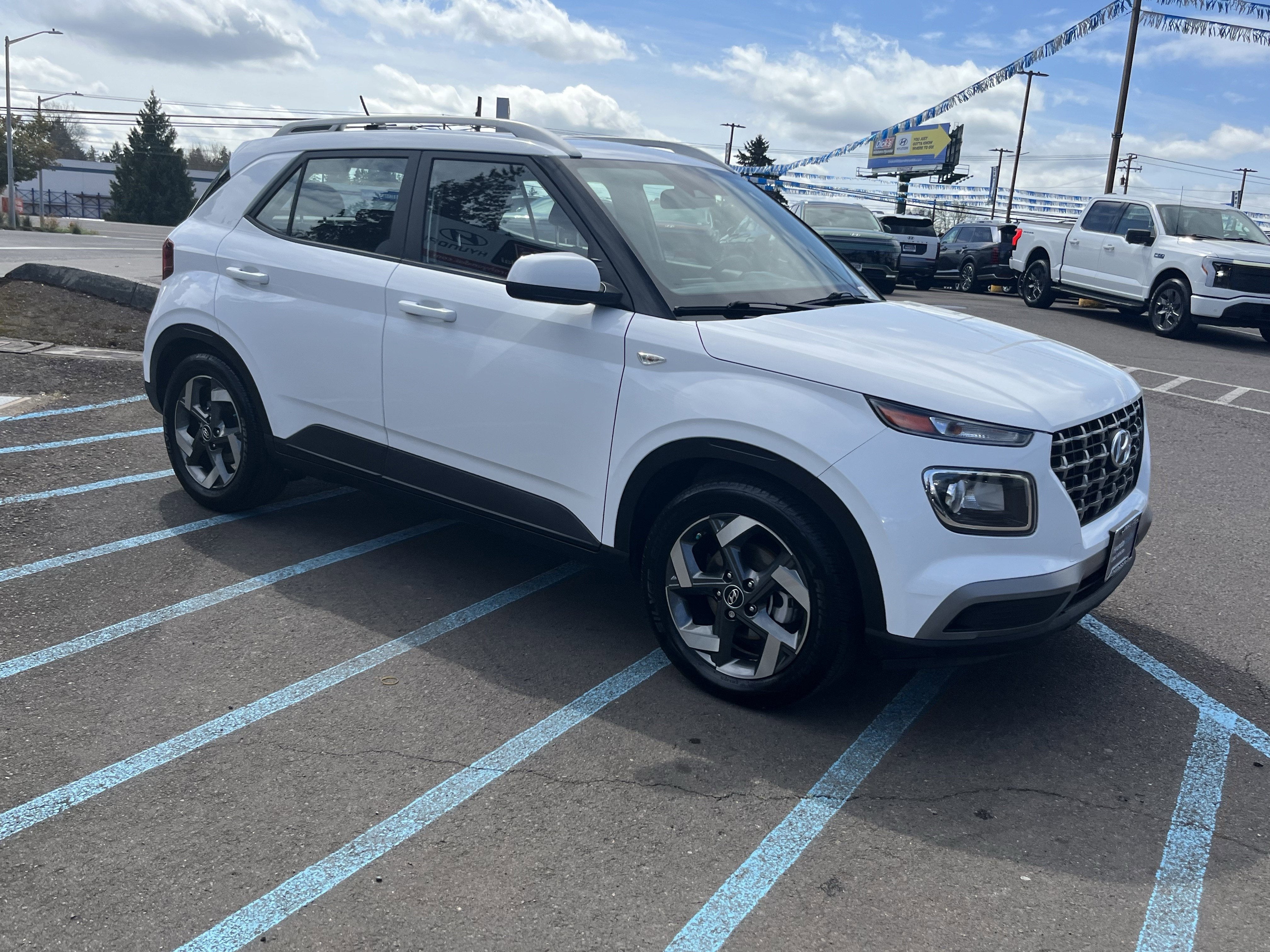 2023 Hyundai VENUE SEL