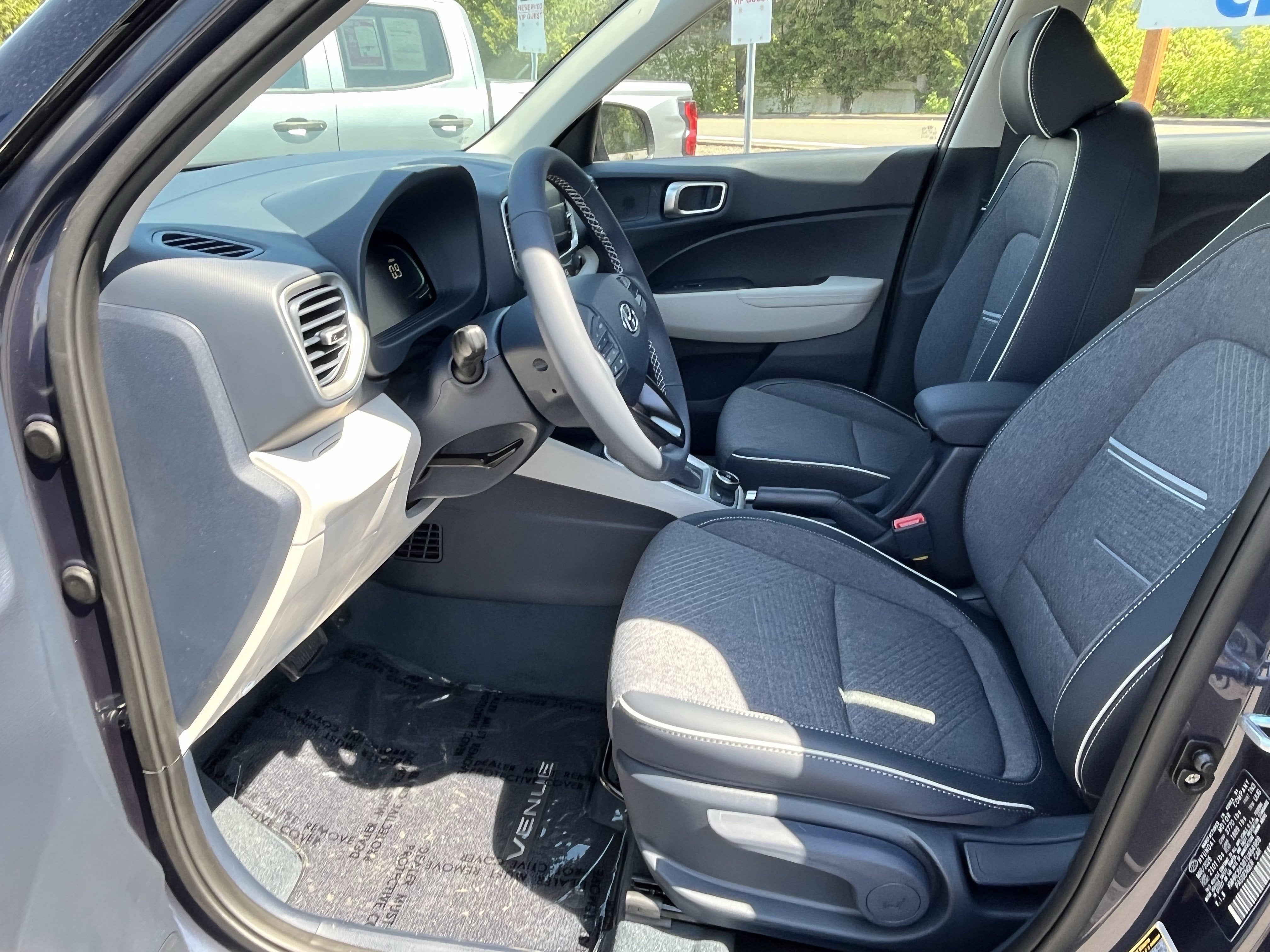 2026 Hyundai VENUE SEL W/Two-Tone Roof