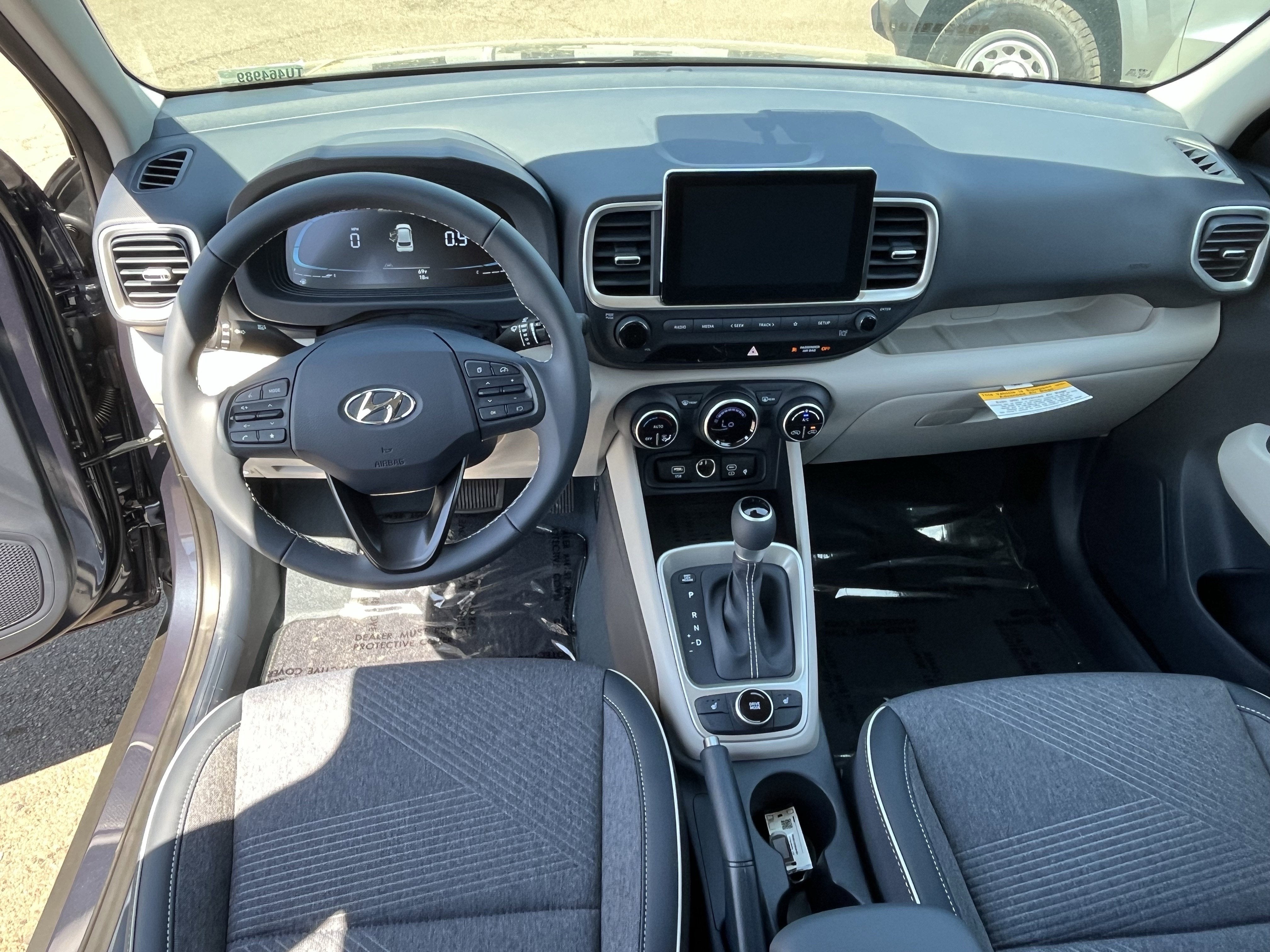 2026 Hyundai VENUE SEL W/Two-Tone Roof