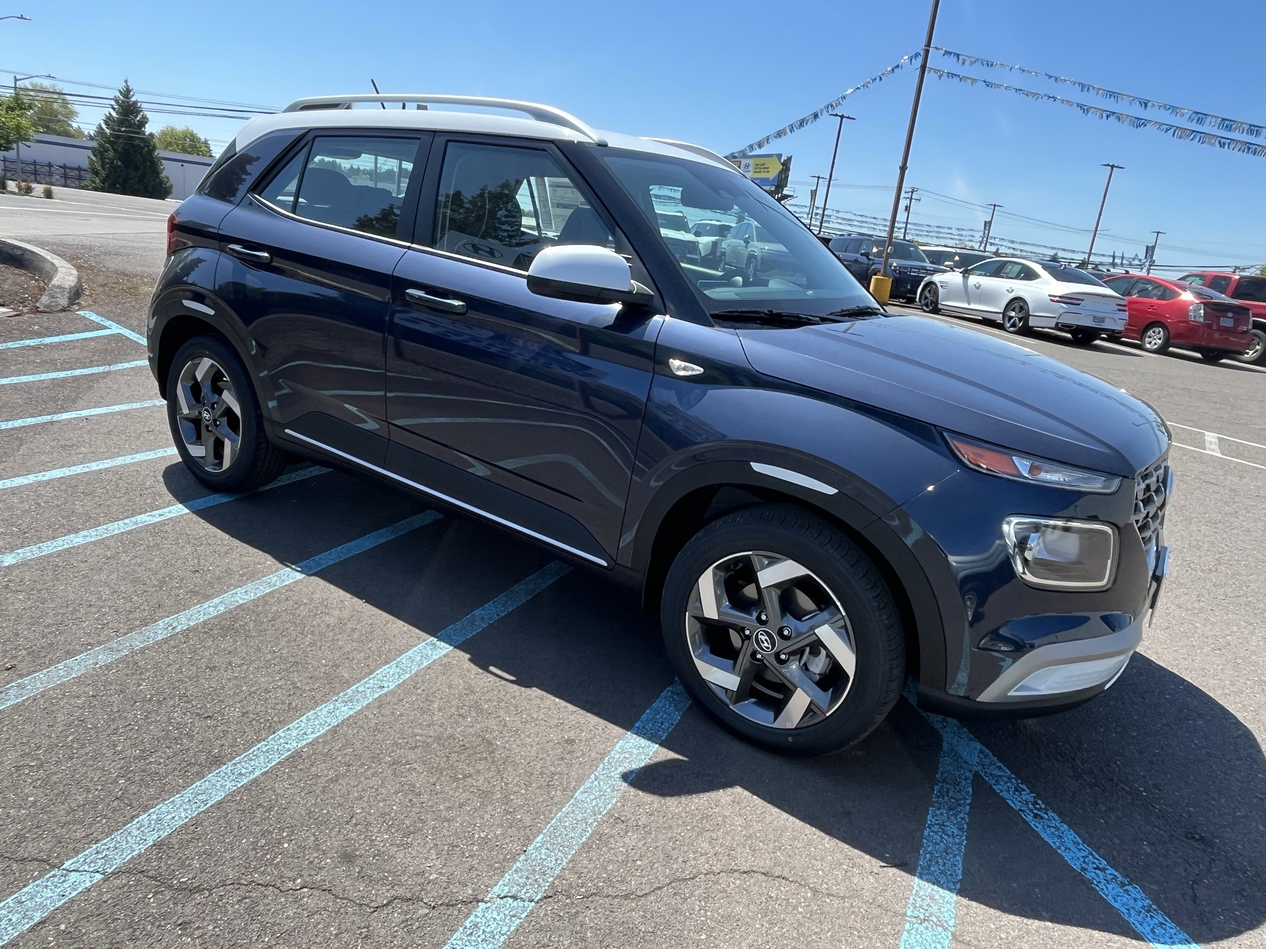 2026 Hyundai VENUE SEL W/Two-Tone Roof