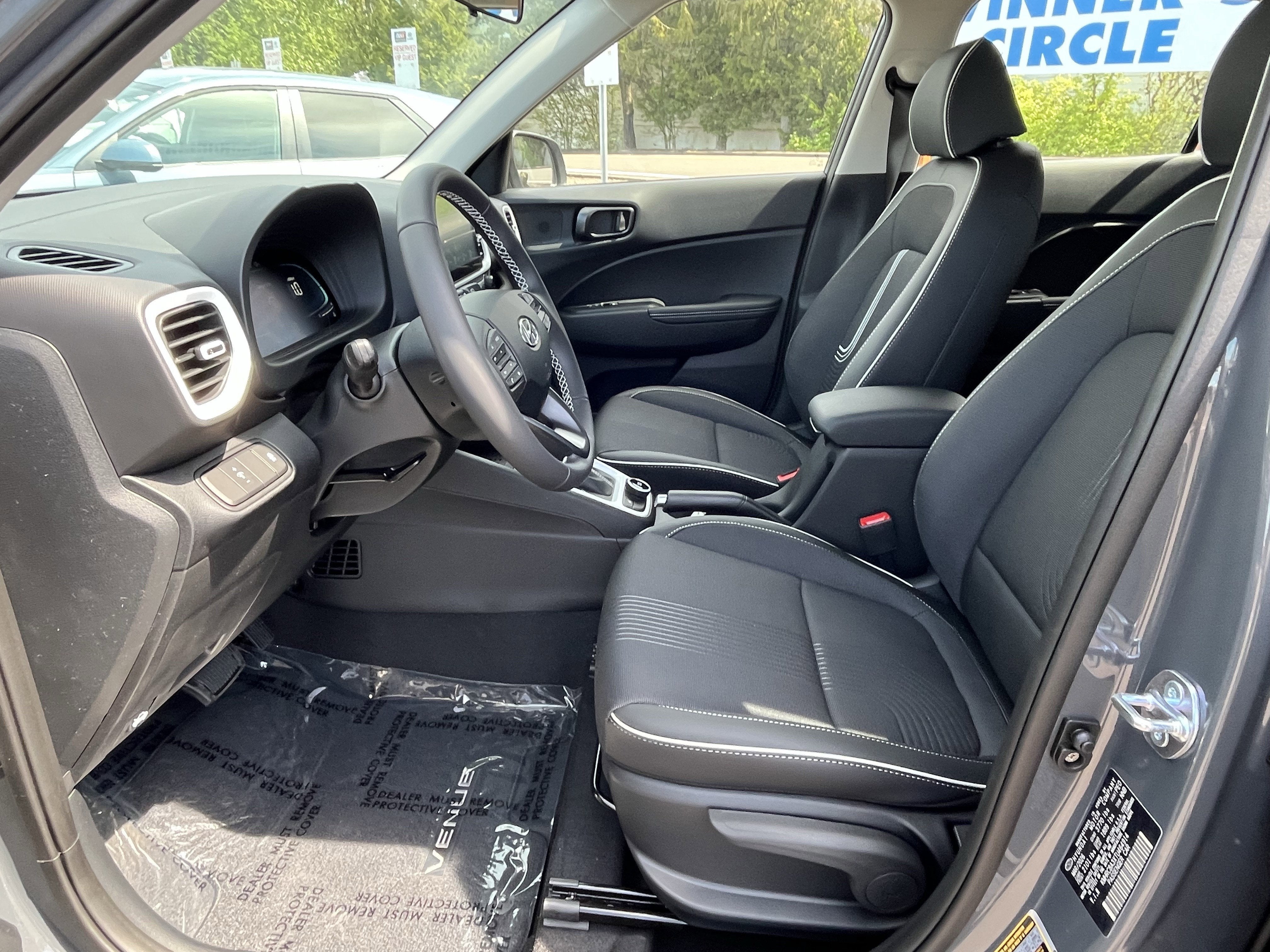 2026 Hyundai VENUE SEL W/Two-Tone Roof