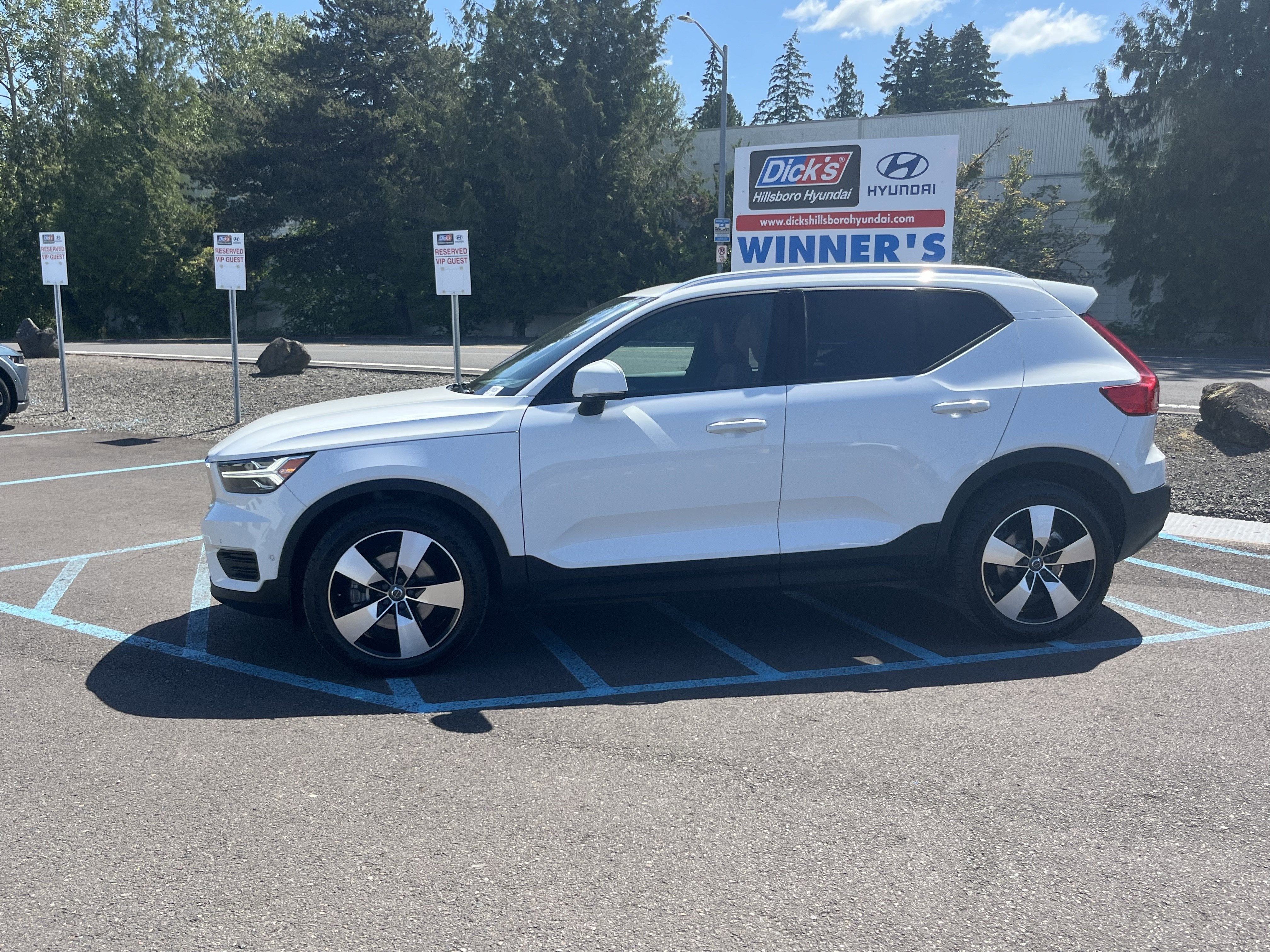 2019 Volvo XC40 Momentum